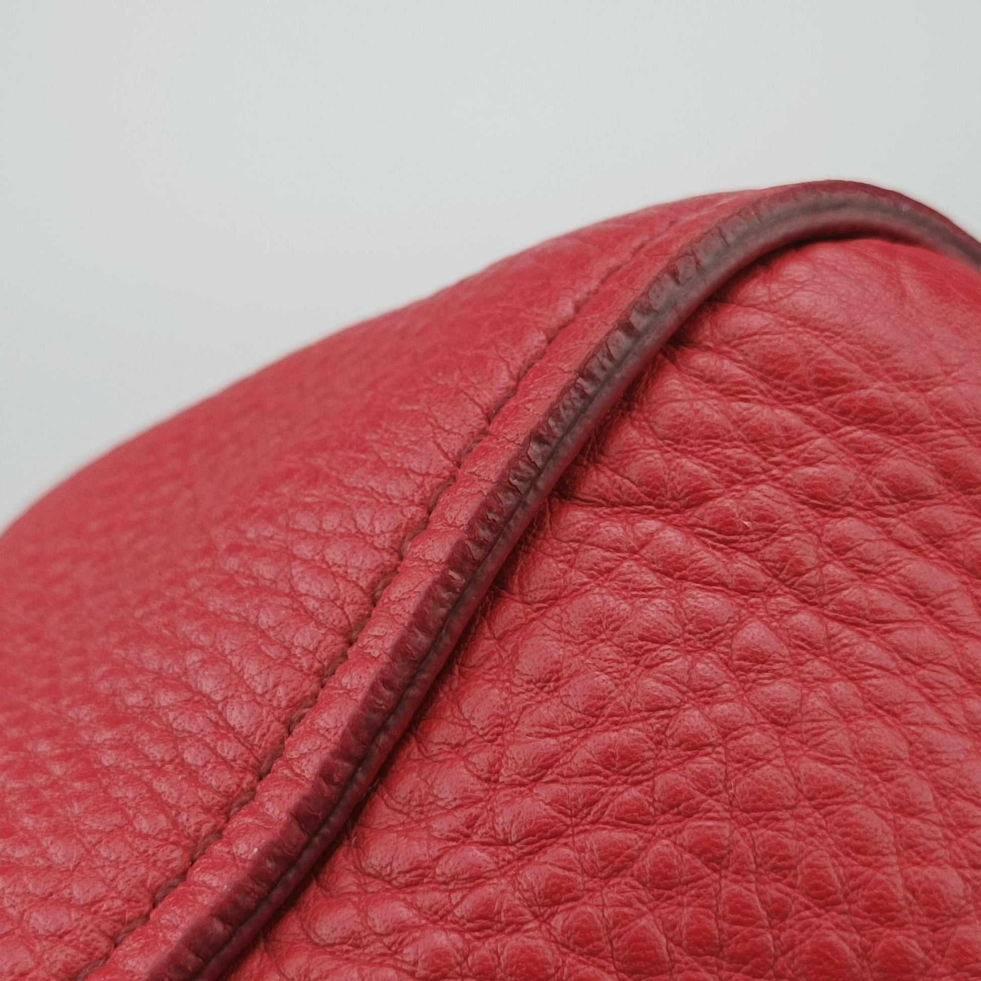 Vitello Caribu Front Zip Pocket Tote Red Leather RN0908 25ヴィテッロ カリブー フロントジップ ポケット トート レッド レザー RN0908 25
