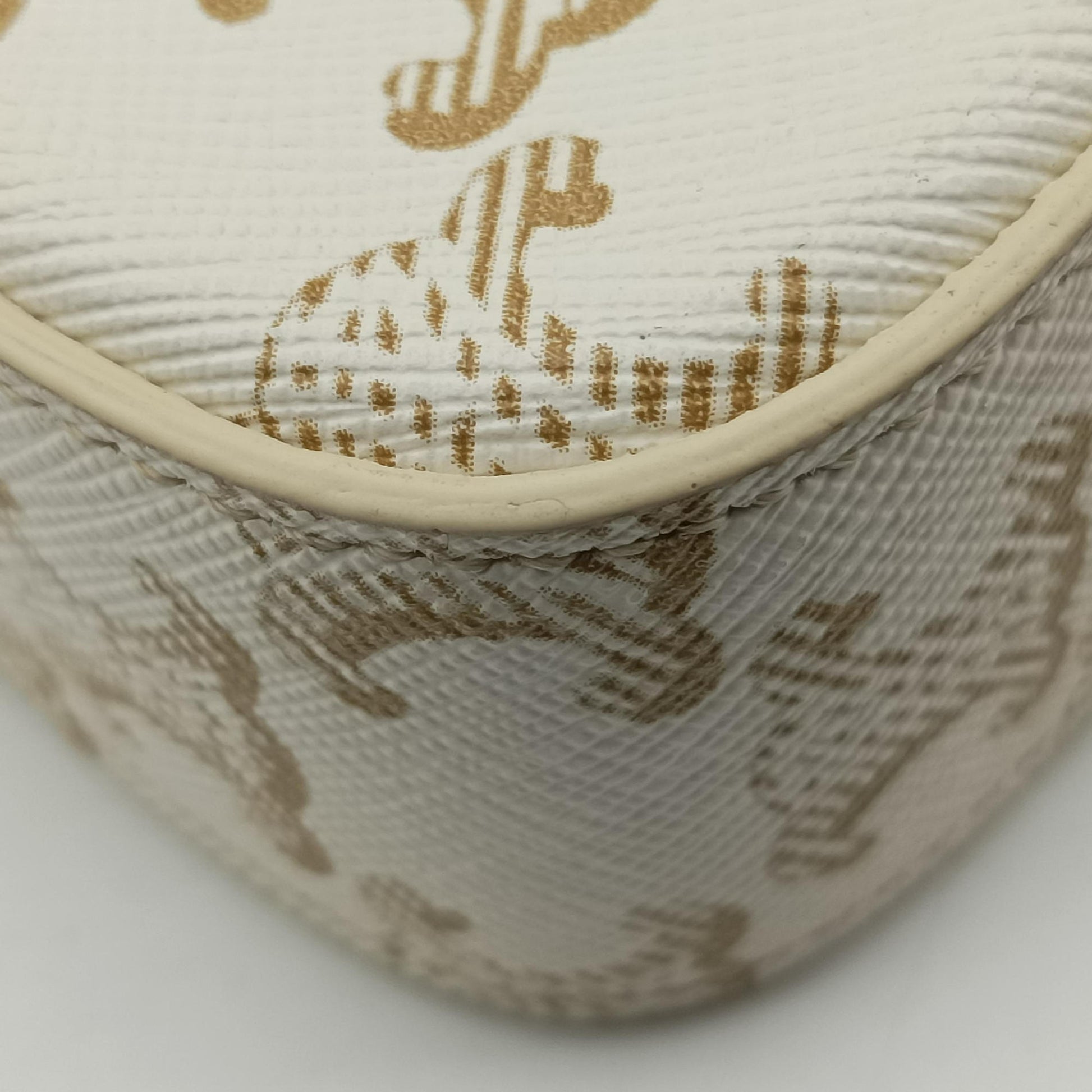 Claude Triomphe White PVC coated canvas Lot number unknownクロード トリオンフ ホワイト PVCコーティングキャンバス 製番不明