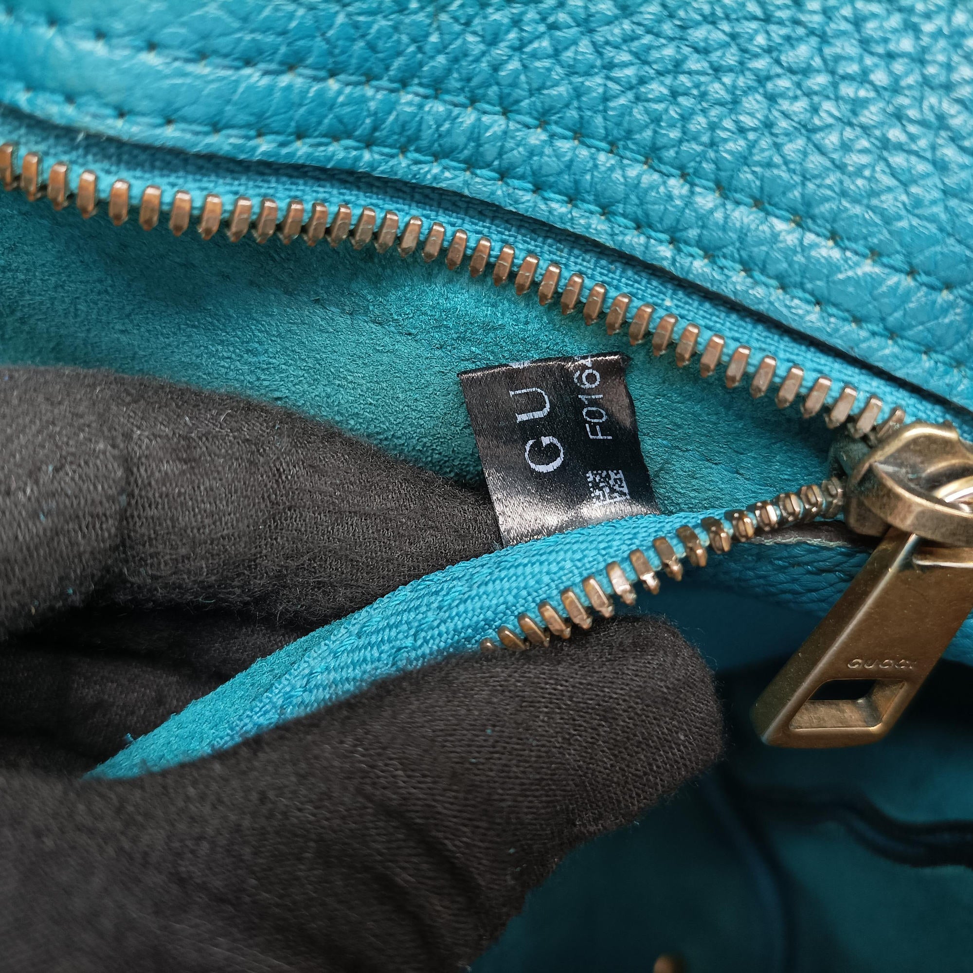 Vintage Gucci Bright Bit Blue Leather 353117 shoulderbag | stylenewstar