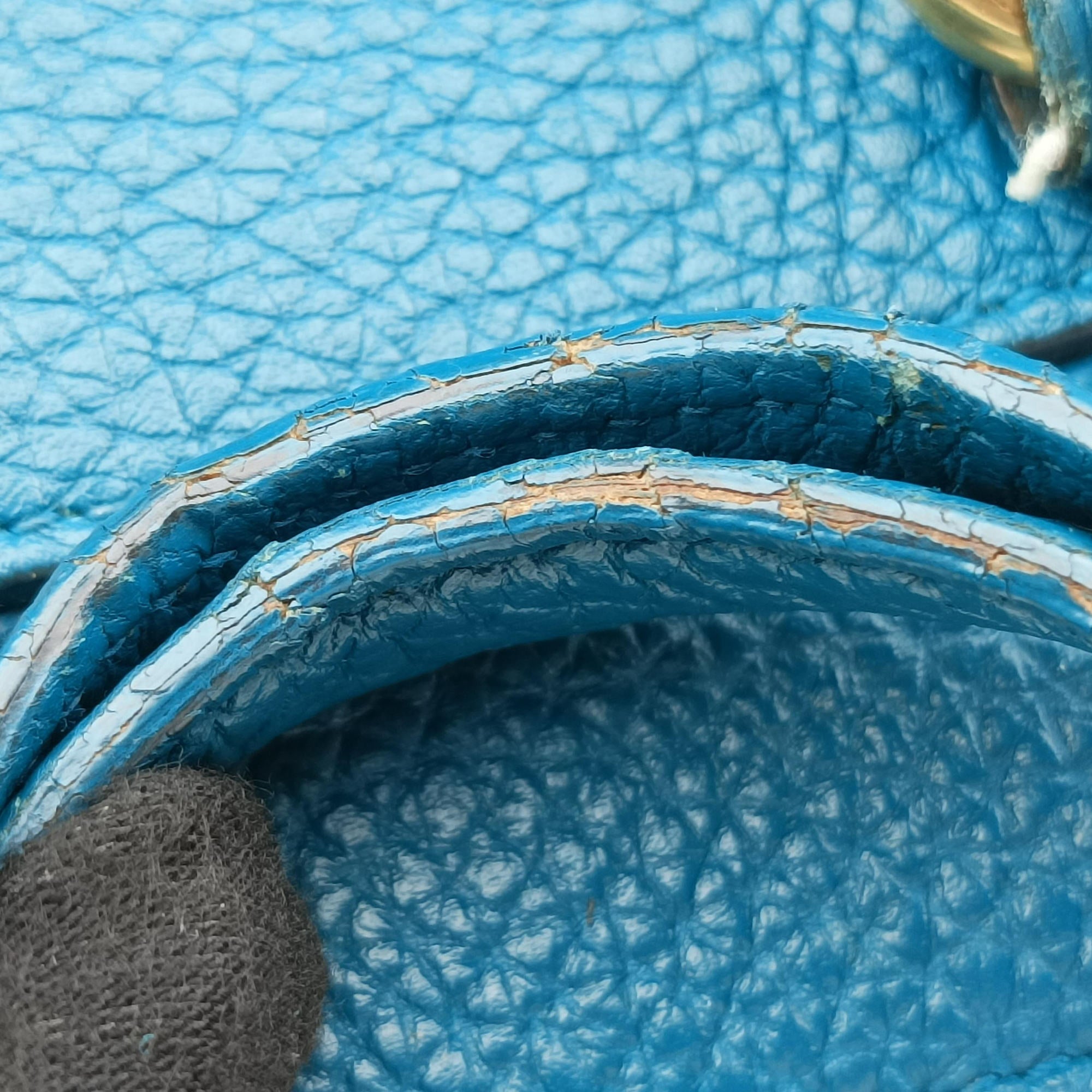 Vintage Gucci Bright Bit Blue Leather 353117 shoulderbag | stylenewstar