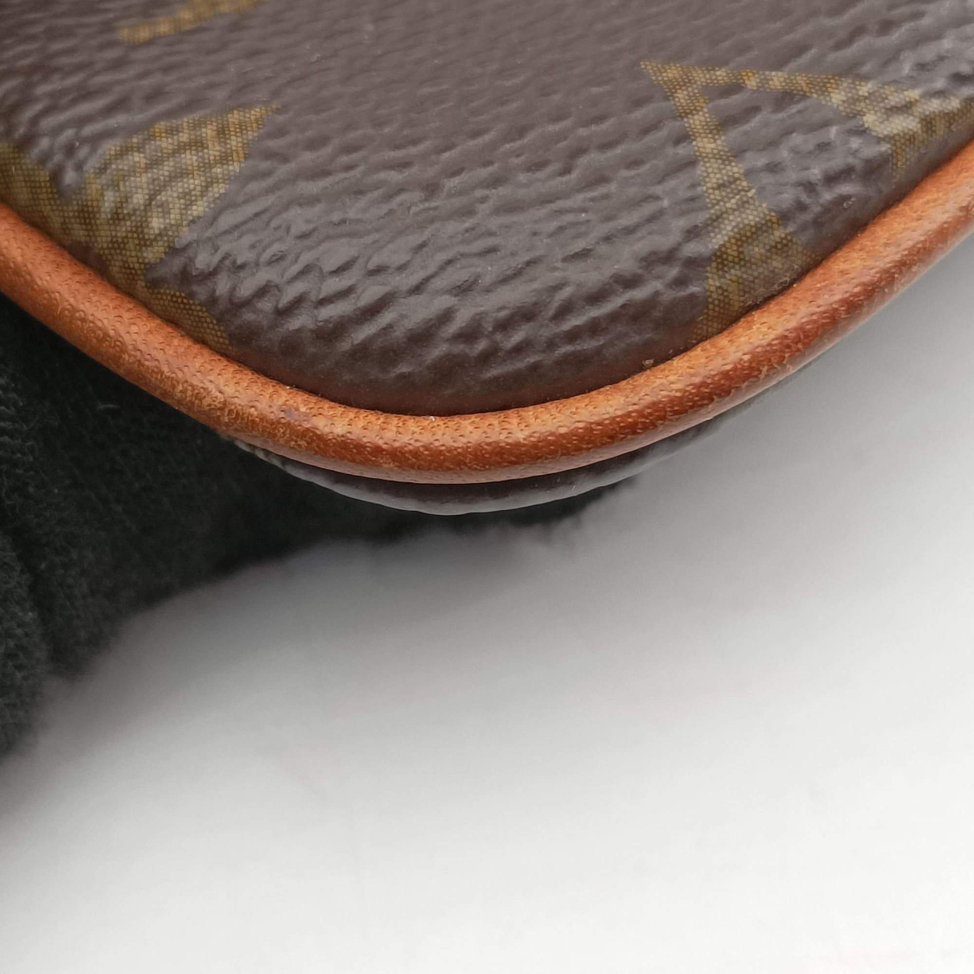 Pochette Mila MM brown Monogram Canvas M60094 AA1120ポシェット ミラ MM モノグラム/ブラウン モノグラムキャンバス M60094 AA1120