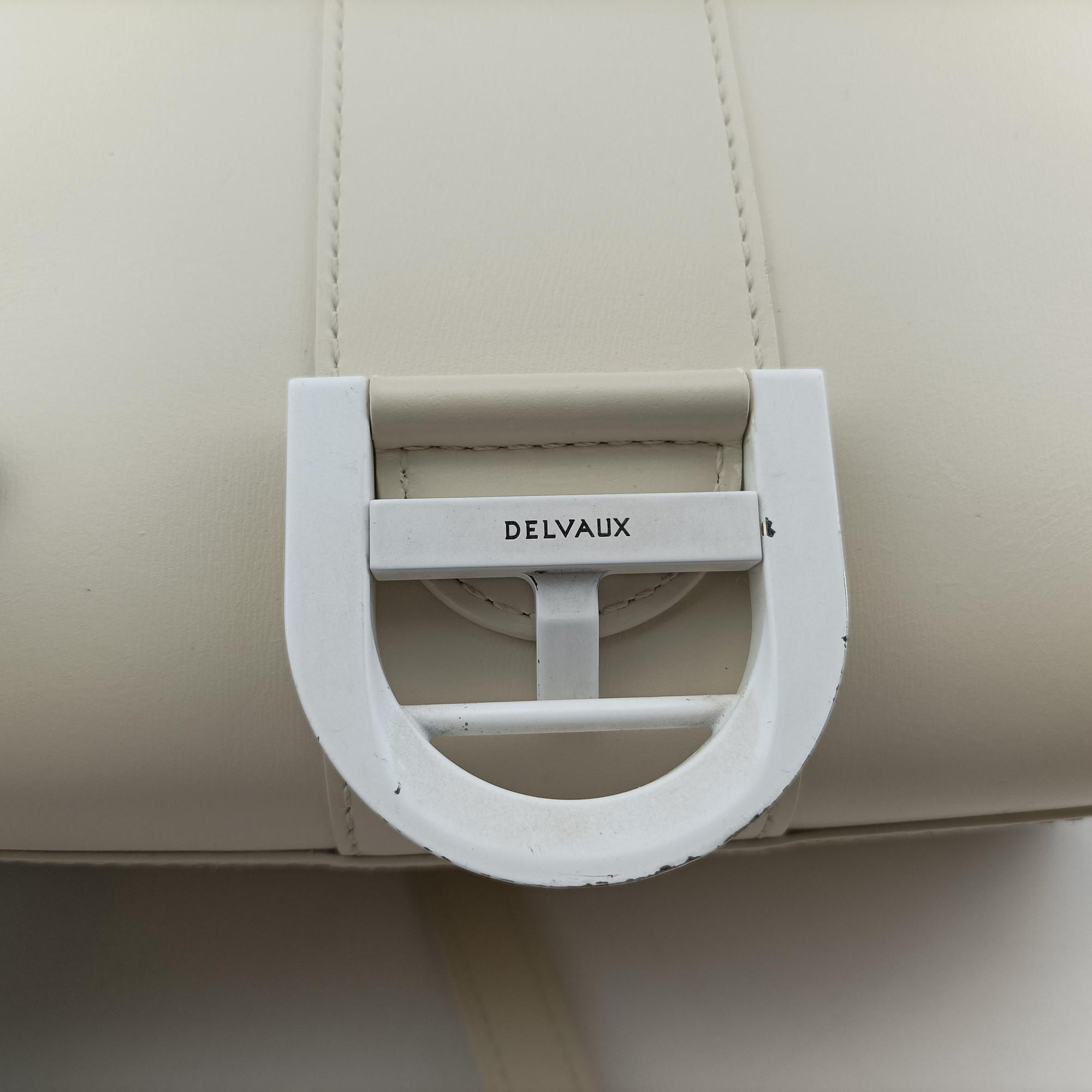 Pre-owned Delvaux Brillon MM White Leather  shoulderbag | stylenewstar