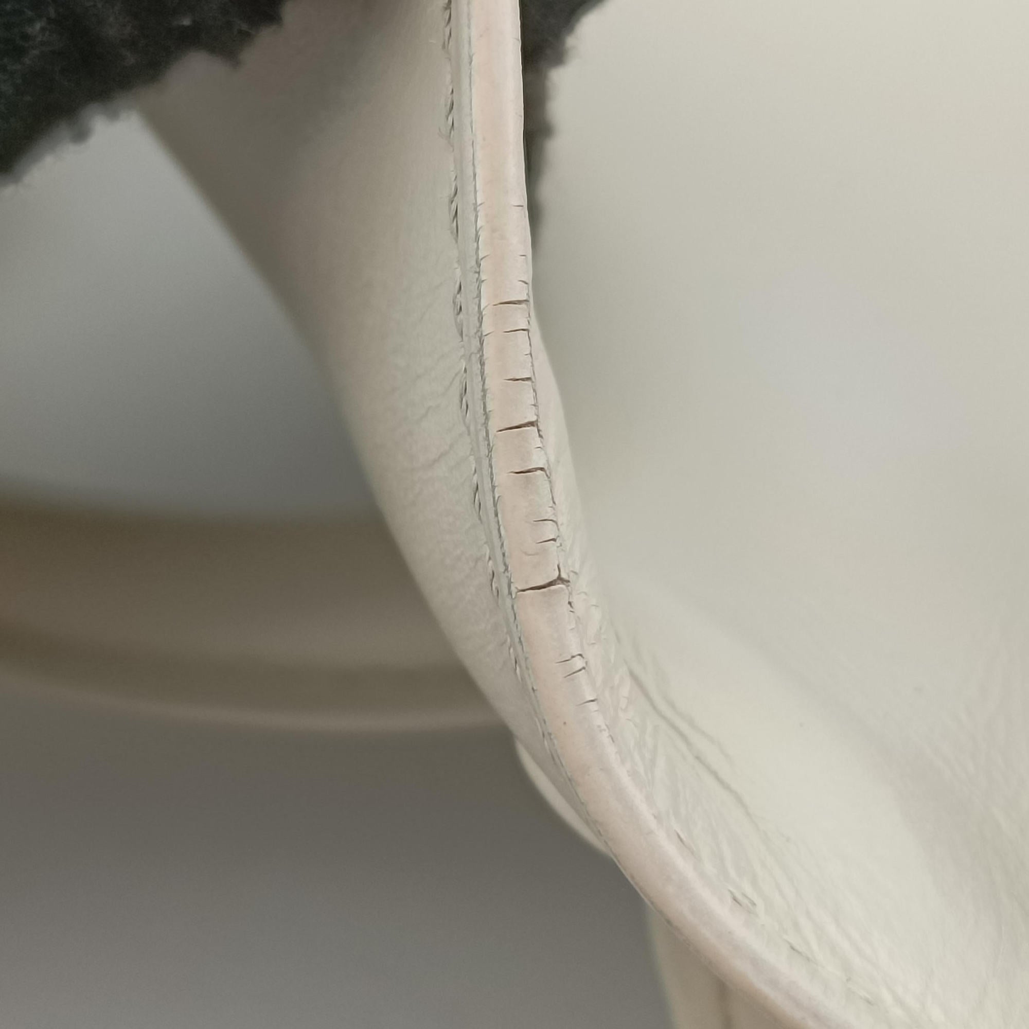 Pre-owned Delvaux Brillon MM White Leather  shoulderbag | stylenewstar