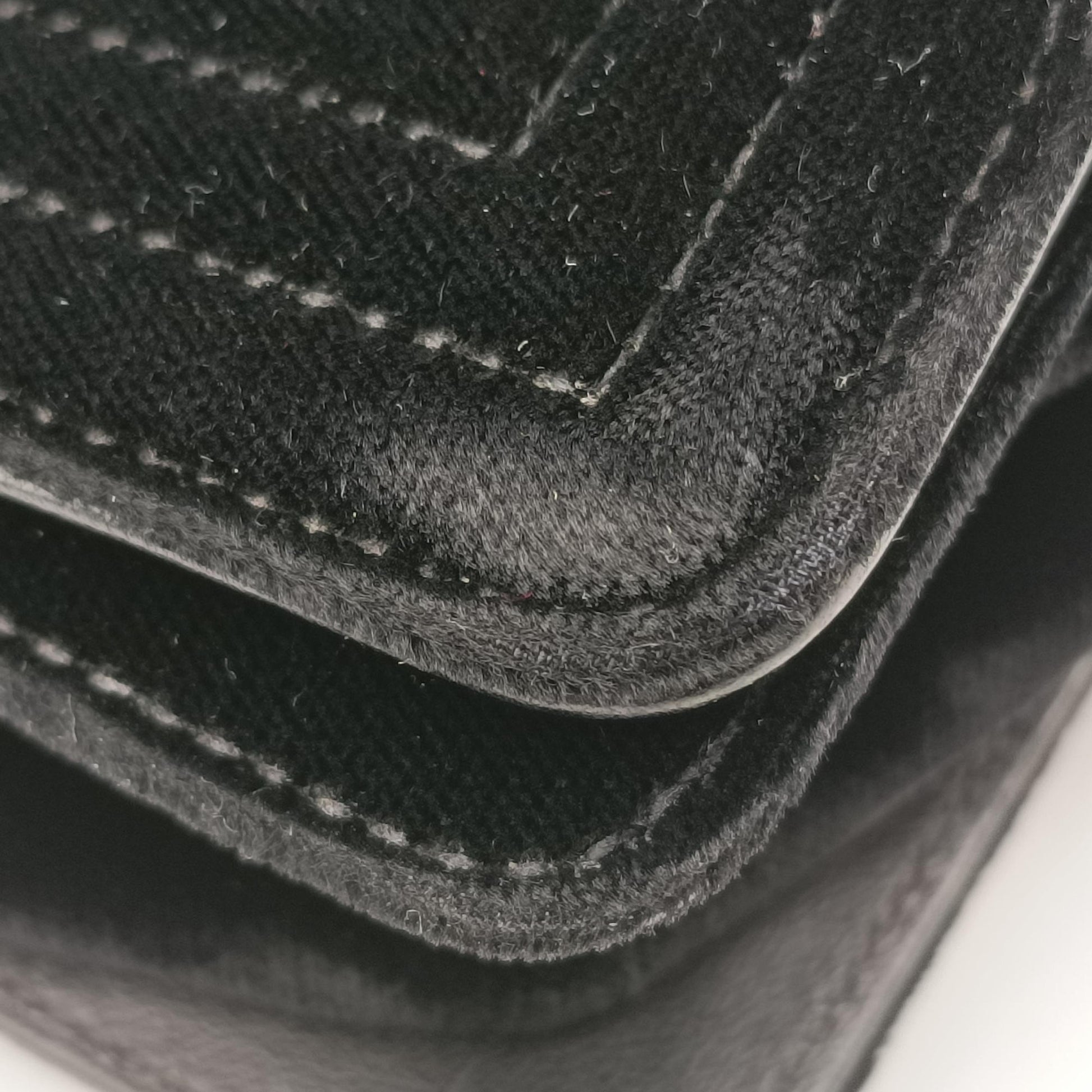 BOY CHANEL Black velour A67085 21399142ボーイシャネル ブラック ベロア A67085 21399142