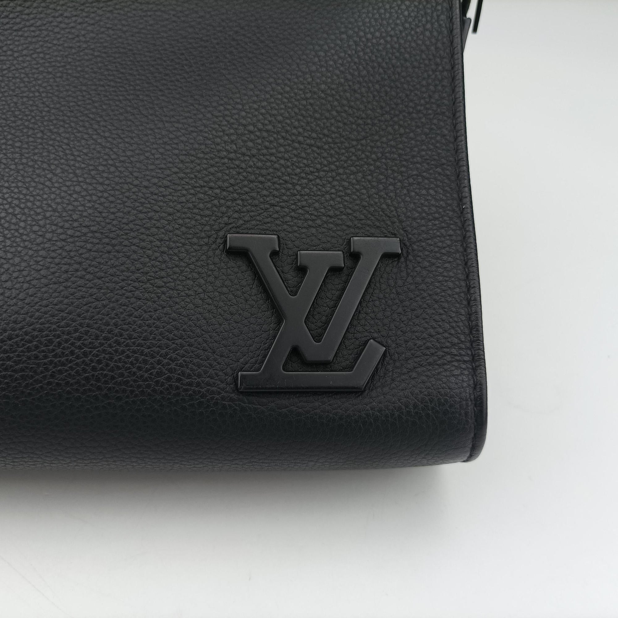 Messenger Voyage Noir Aerogram M59329 IC Chipメッセンジャー ヴォワヤージュ ノワール アエログラム M59329 ICチップ