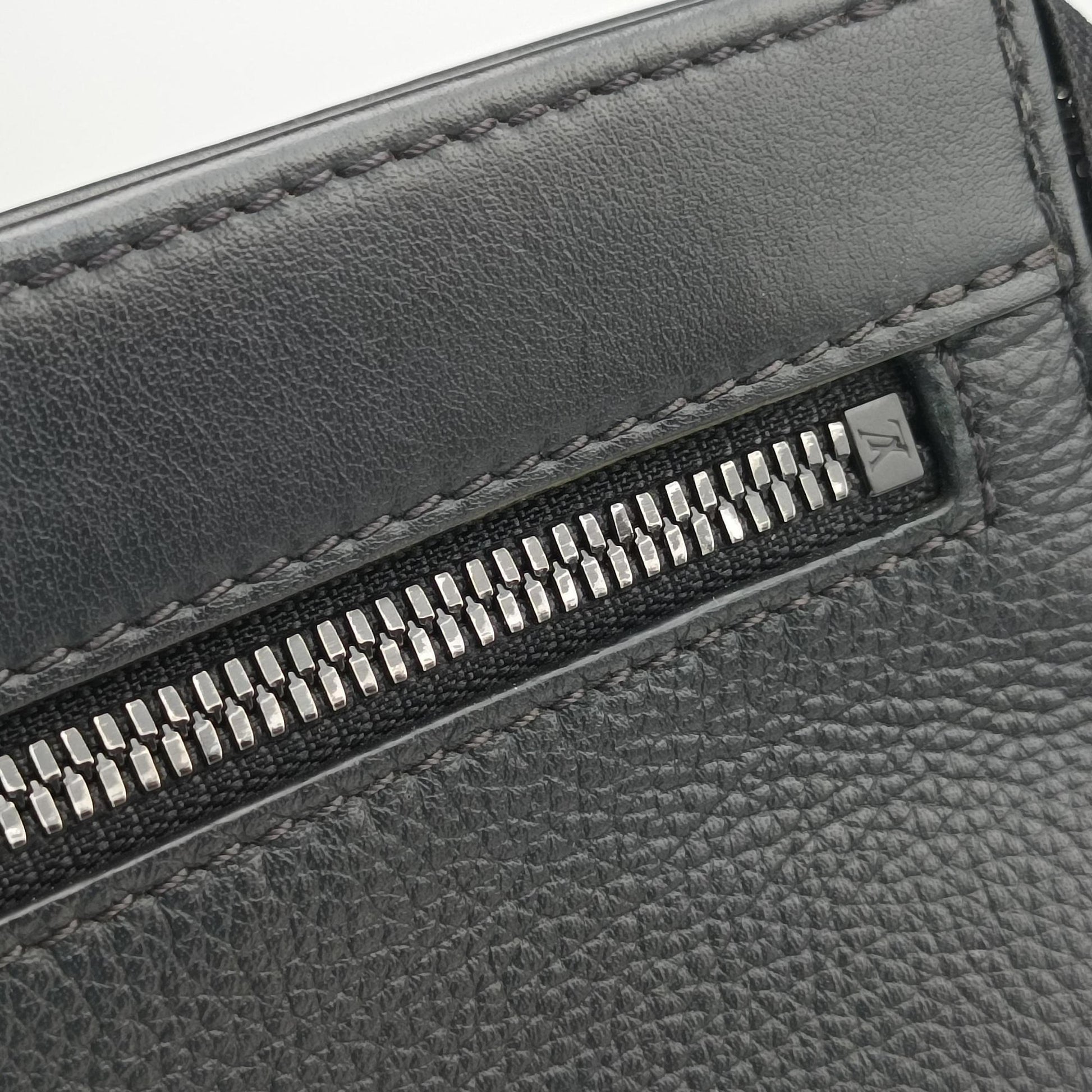 Messenger Voyage Noir Aerogram M59329 IC Chipメッセンジャー ヴォワヤージュ ノワール アエログラム M59329 ICチップ