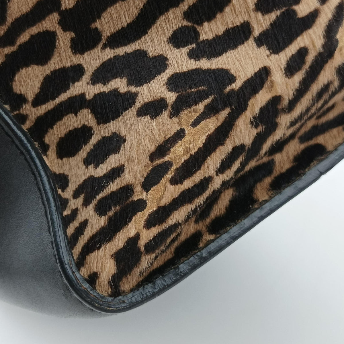 Serpenti Scaglie Black × Leopard Pattern Pony × Leather EK.F14.37787セルペンティ スカリエ ブラック × レオパード柄 ハラコ×レザー EK.F14.37787