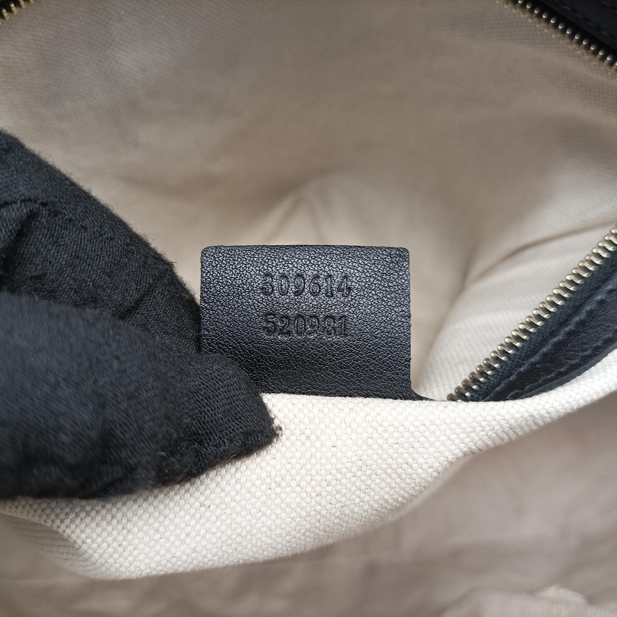 Microguccissima Black Patent 309614 D016612174マイクログッチシマ ブラック パテント 309614 D016612174