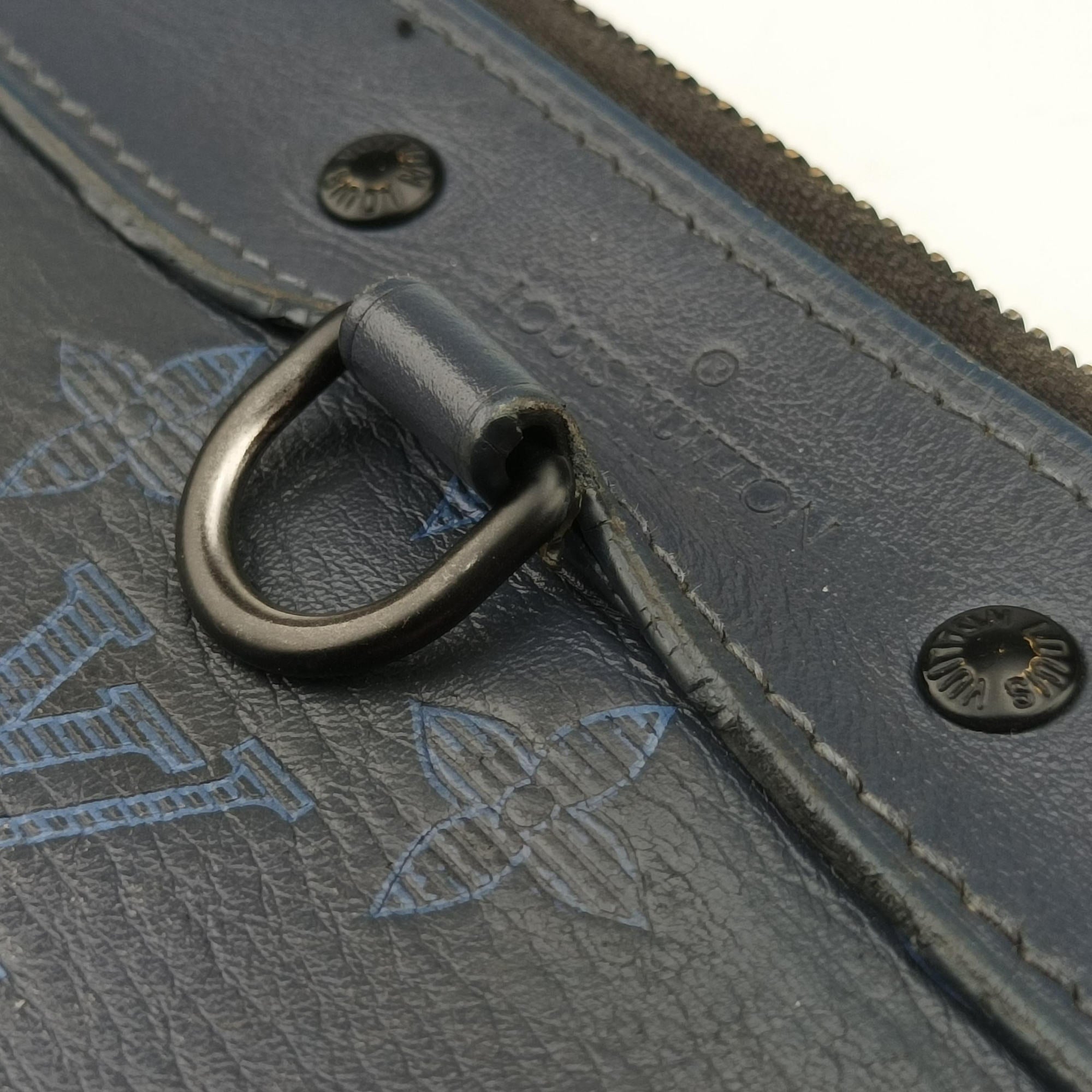 Discovery Pochette Gray Blue × Sky Blue Monogram Shadow M80425 UB1201ディスカバリー ポシェット グレーブルー × スカイブルー モノグラム シャドウ M80425 UB1201