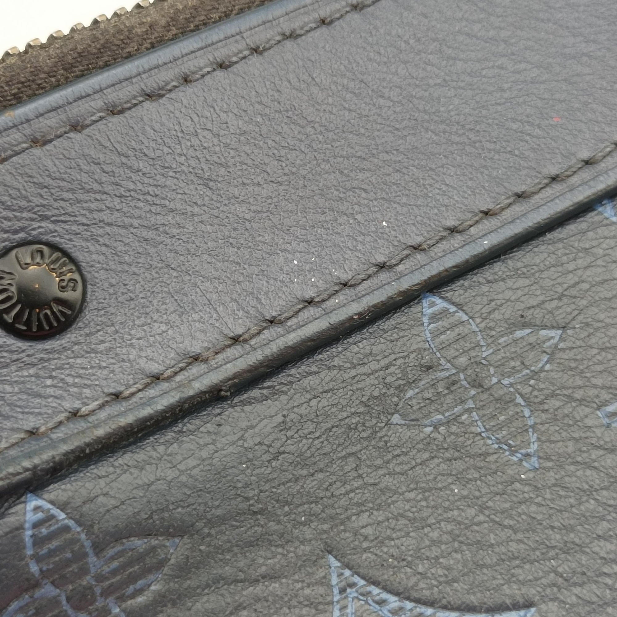 Discovery Pochette Gray Blue × Sky Blue Monogram Shadow M80425 UB1201ディスカバリー ポシェット グレーブルー × スカイブルー モノグラム シャドウ M80425 UB1201