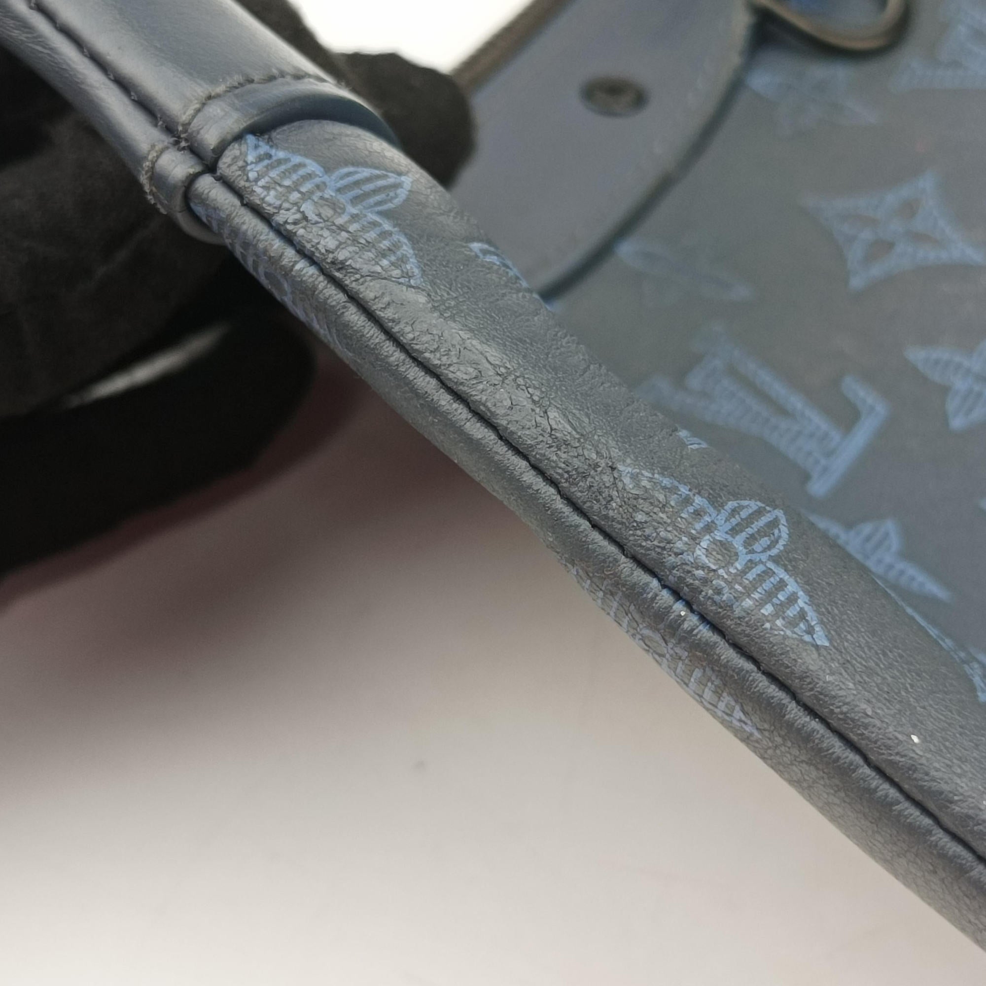 Discovery Pochette Gray Blue × Sky Blue Monogram Shadow M80425 UB1201ディスカバリー ポシェット グレーブルー × スカイブルー モノグラム シャドウ M80425 UB1201