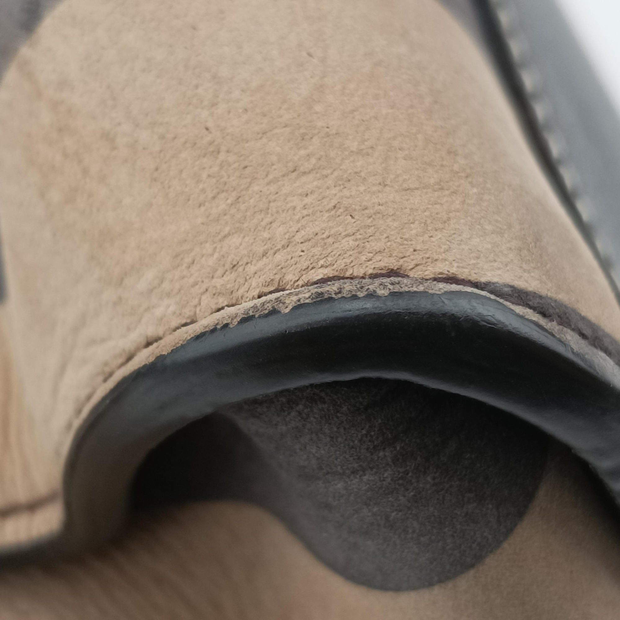 PEEKABOO Tobacco Brown × Black Nubuck Leather × Smooth Leather 8BN290 8BN290-AAF5-208-3262ピーカブー タバコブラウン × ブラック ヌバックレザー × スムースレザー 8BN290 8BN290-AAF5-208-3262