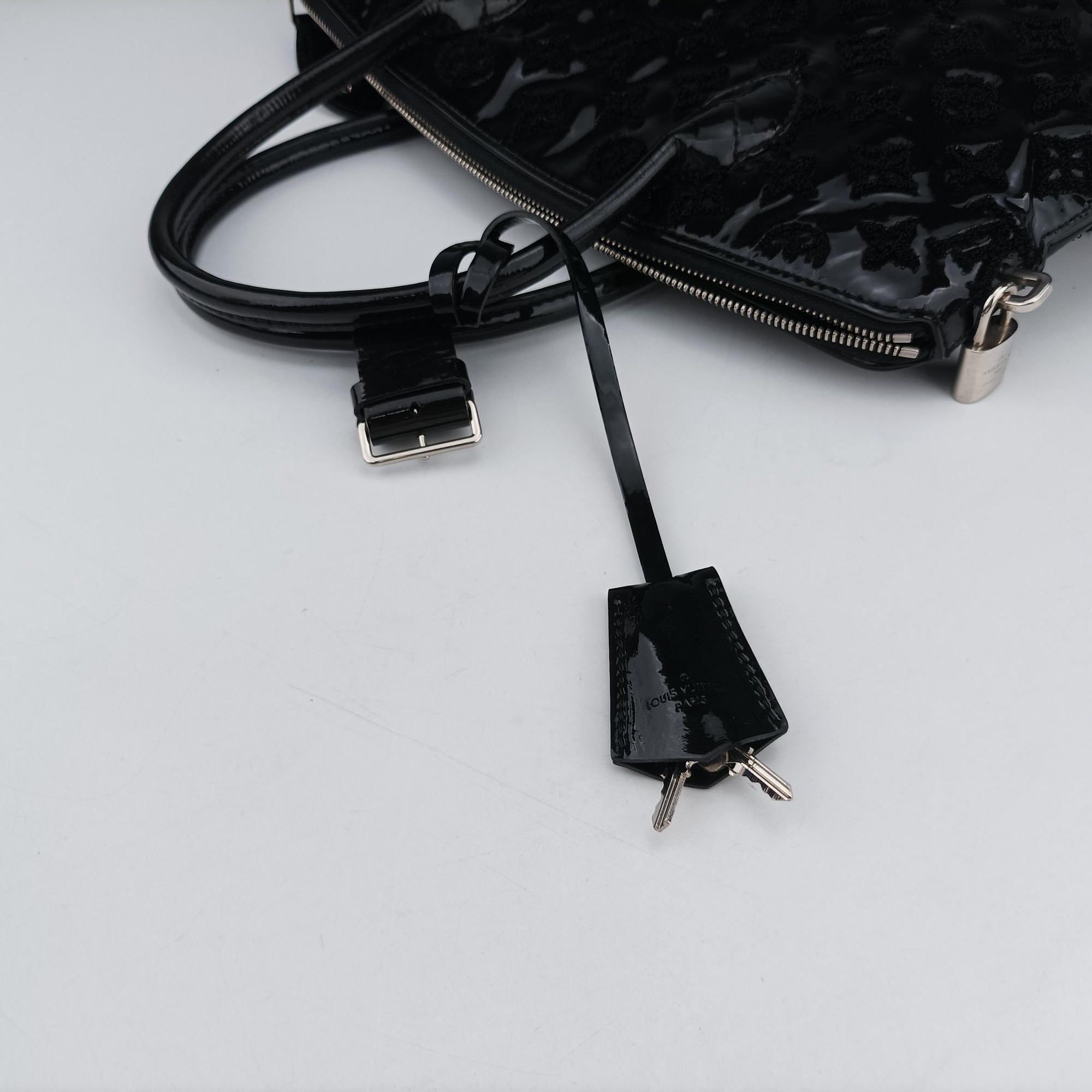 Lockit Noir Vernis×Embroidery M40602 TJ2162ロックイット ノワール ヴェルニ ×エンブロイダリー M40602 TJ2162