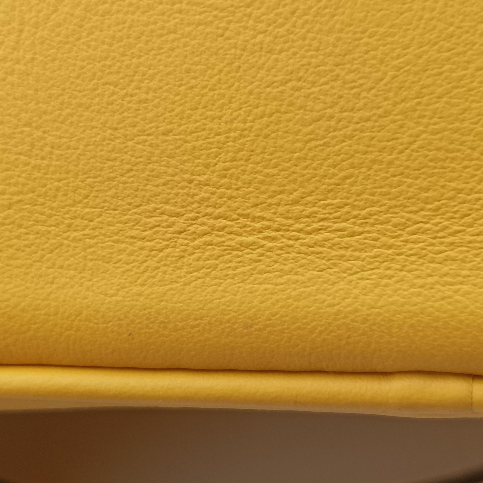 Aurock Camera Case Mini Yellow Suede × Leather 8BS058 8BS058 AHSB 219-8241オーロック カメラケースミニ イエロー スエード × レザー 8BS058 8BS058 AHSB 219-8241