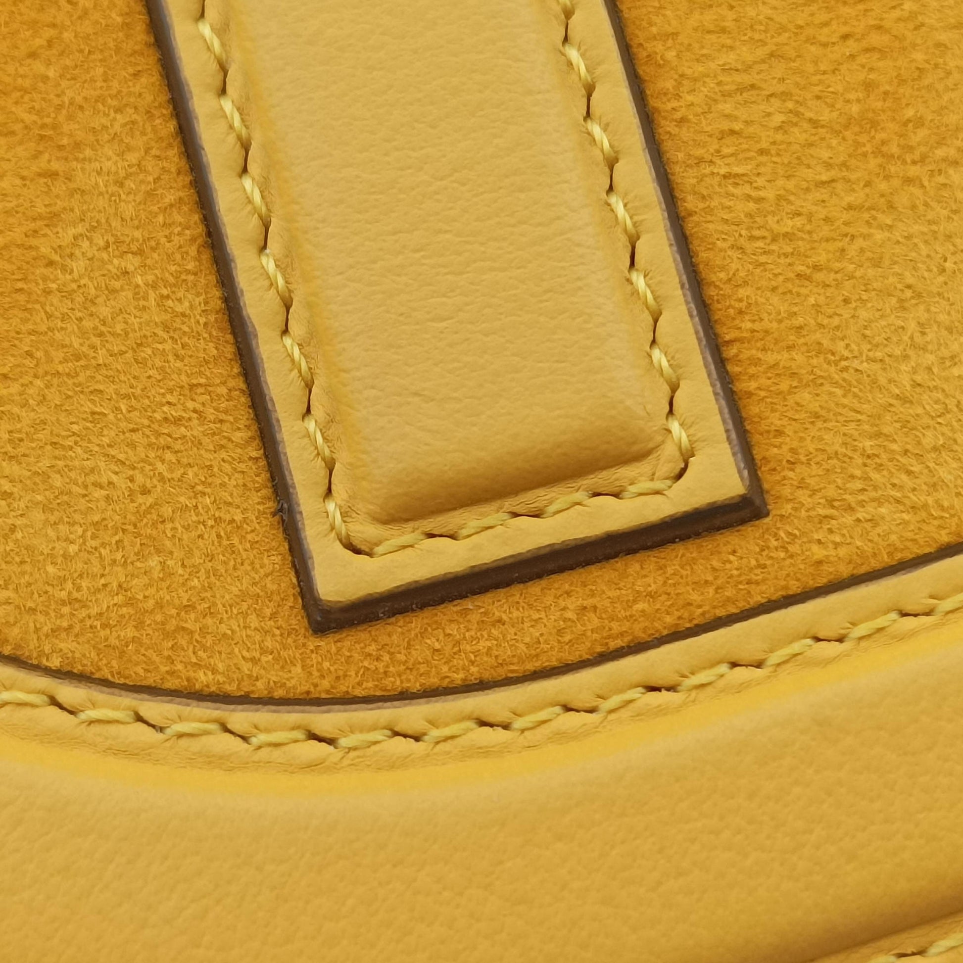 Aurock Camera Case Mini Yellow Suede × Leather 8BS058 8BS058 AHSB 219-8241オーロック カメラケースミニ イエロー スエード × レザー 8BS058 8BS058 AHSB 219-8241