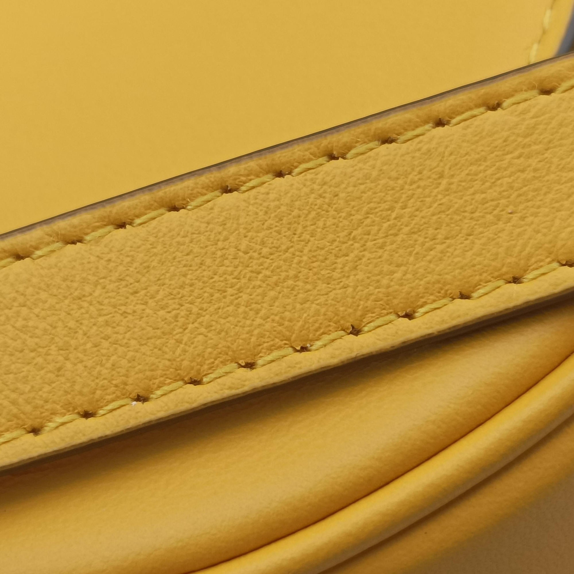 Aurock Camera Case Mini Yellow Suede × Leather 8BS058 8BS058 AHSB 219-8241オーロック カメラケースミニ イエロー スエード × レザー 8BS058 8BS058 AHSB 219-8241