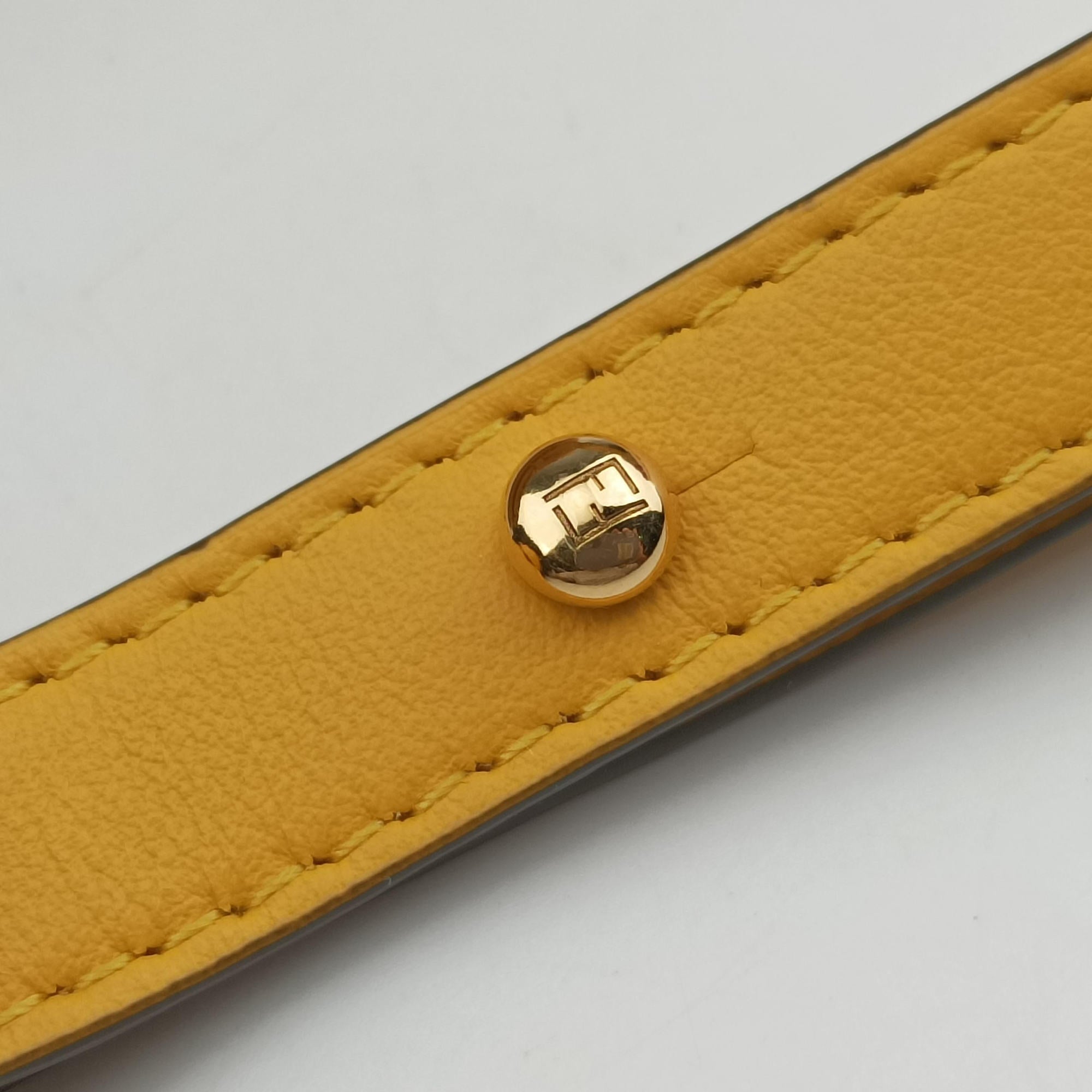 Aurock Camera Case Mini Yellow Suede × Leather 8BS058 8BS058 AHSB 219-8241オーロック カメラケースミニ イエロー スエード × レザー 8BS058 8BS058 AHSB 219-8241