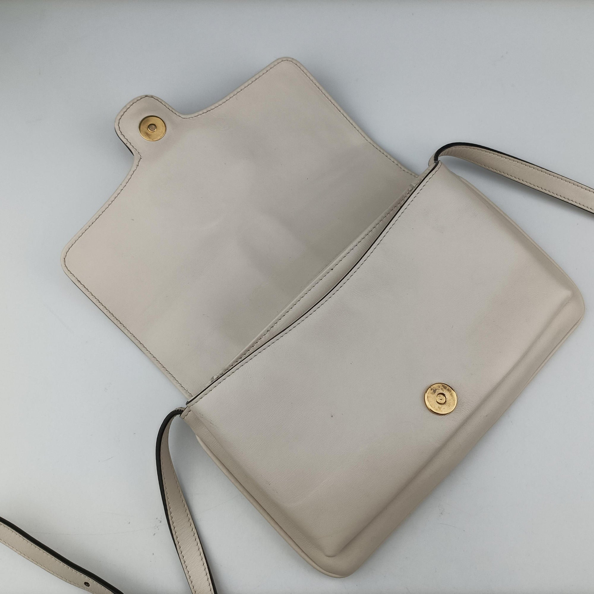 Arli White Leather 550129 A029303482アリー ホワイト レザー 550129 A029303482