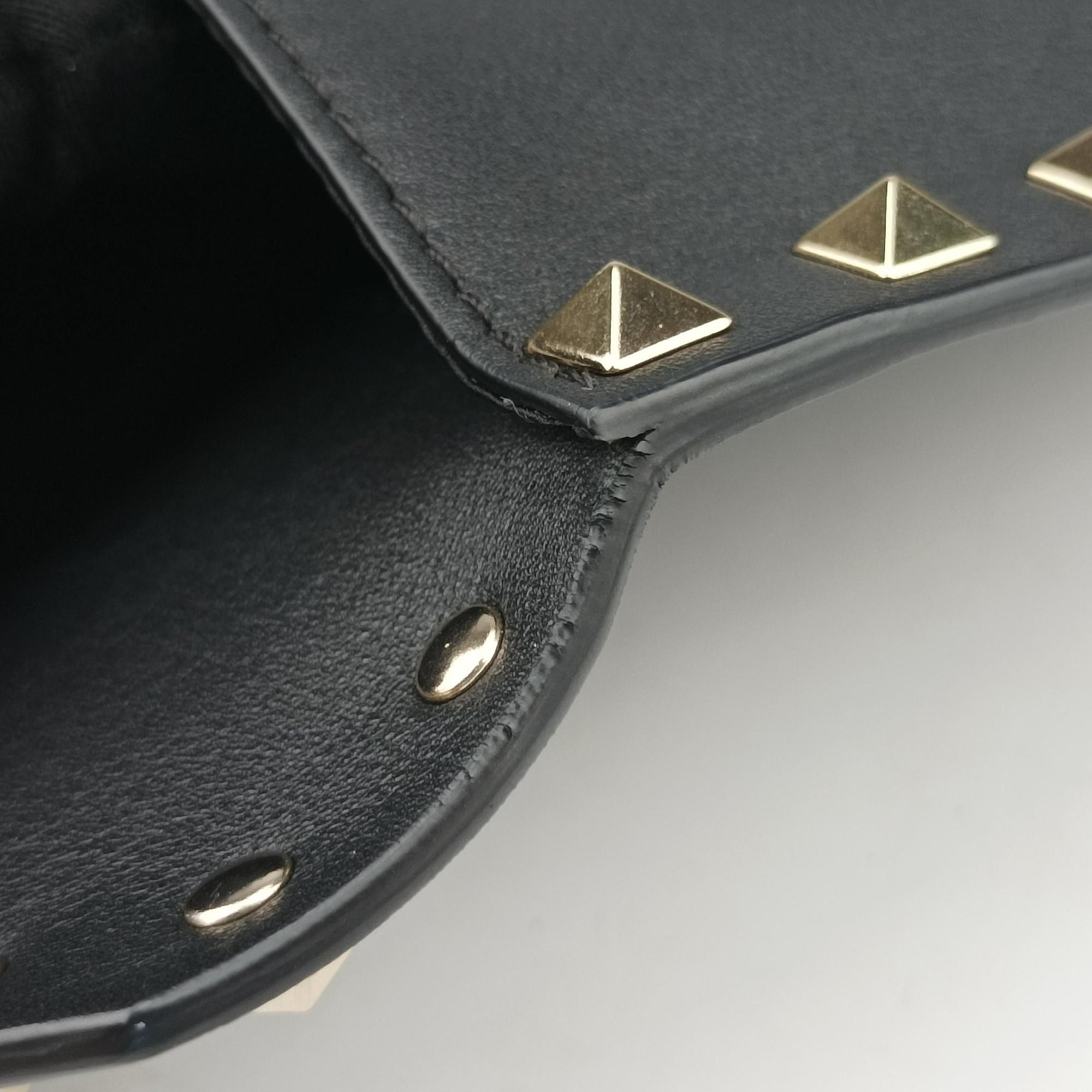 Rockstud Envelope Wallet Black leather TV-PP87BOL2ロックスタッド エンベロープウォレット ブラック レザー TV-PP87BOL2