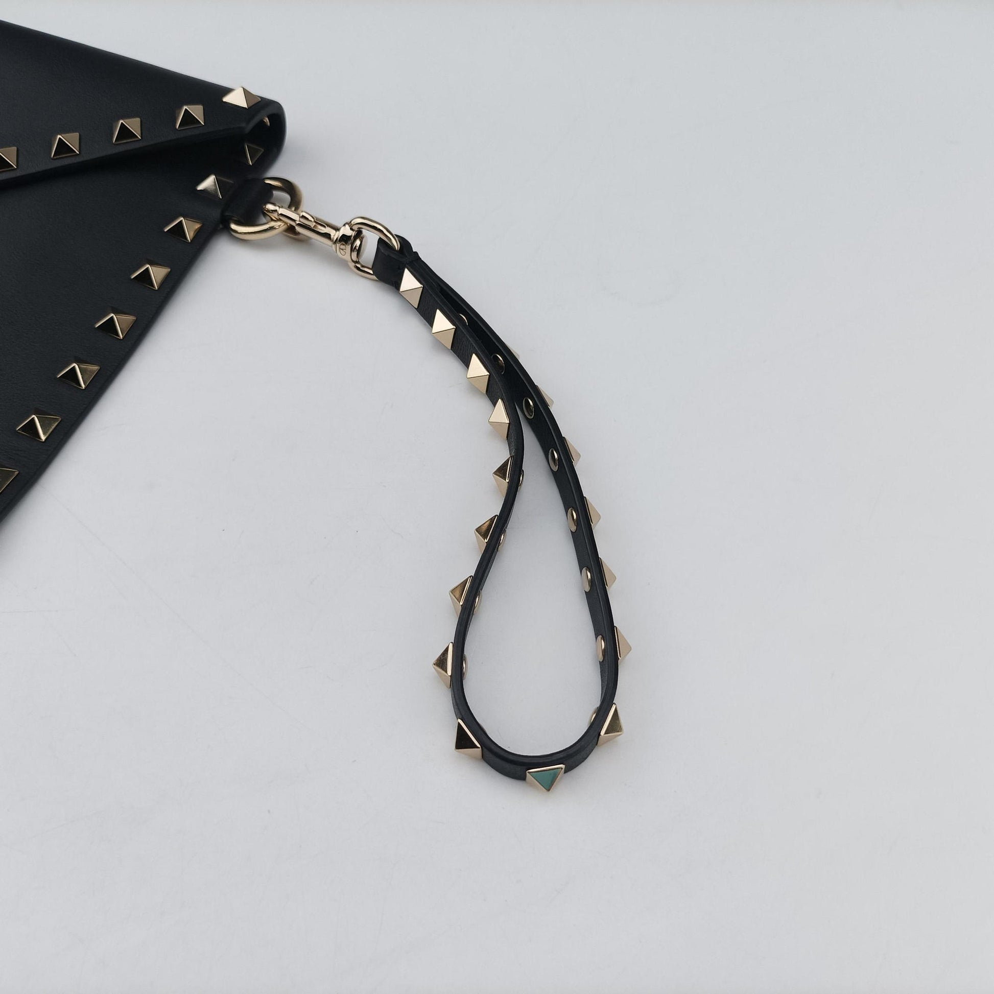 Rockstud Envelope Wallet Black leather TV-PP87BOL2ロックスタッド エンベロープウォレット ブラック レザー TV-PP87BOL2