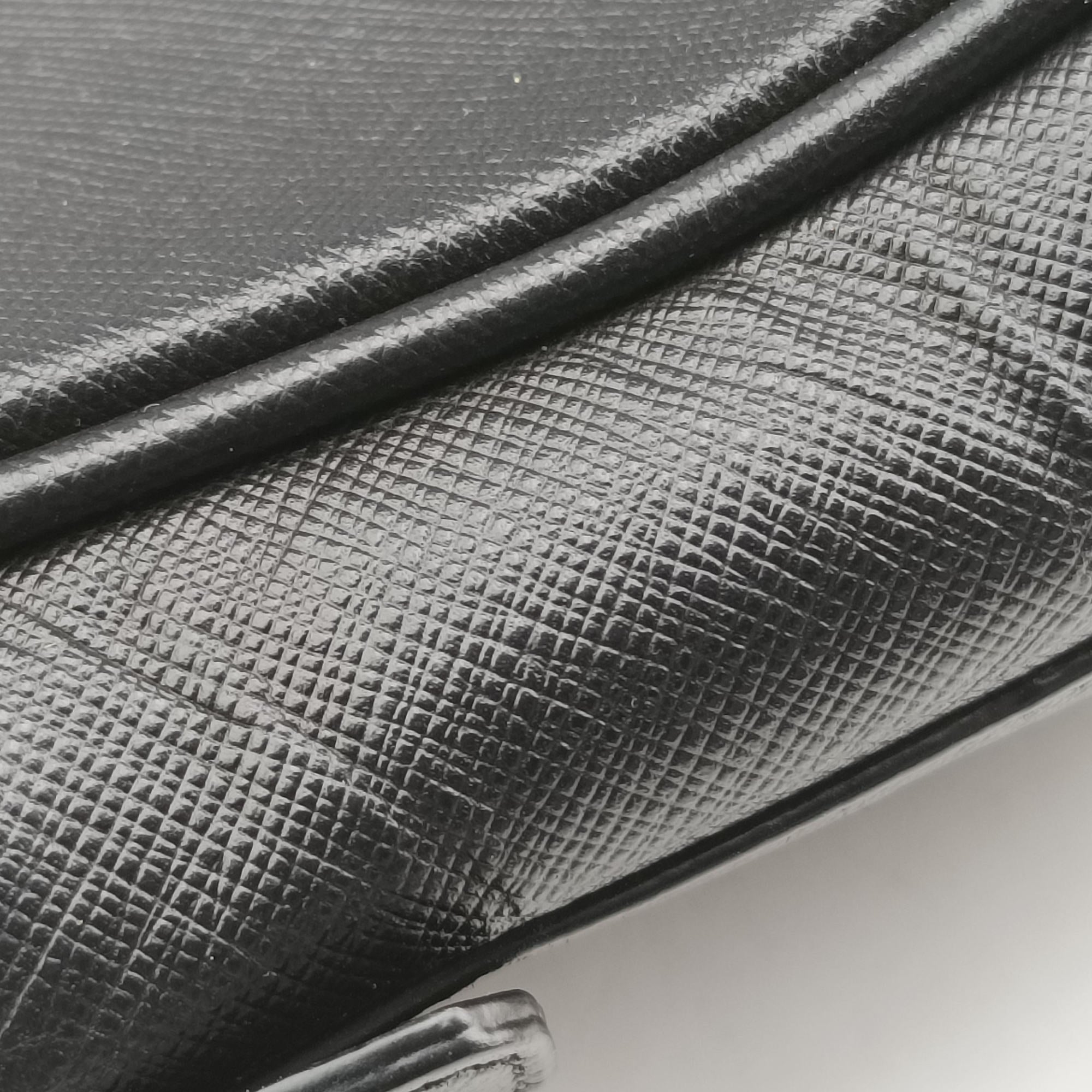 Push-Lock Briefcases Black Saffiano Leather 164 58/Nプッシュロックブリーフケース ブラック サフィアーノレザー 164 58/N