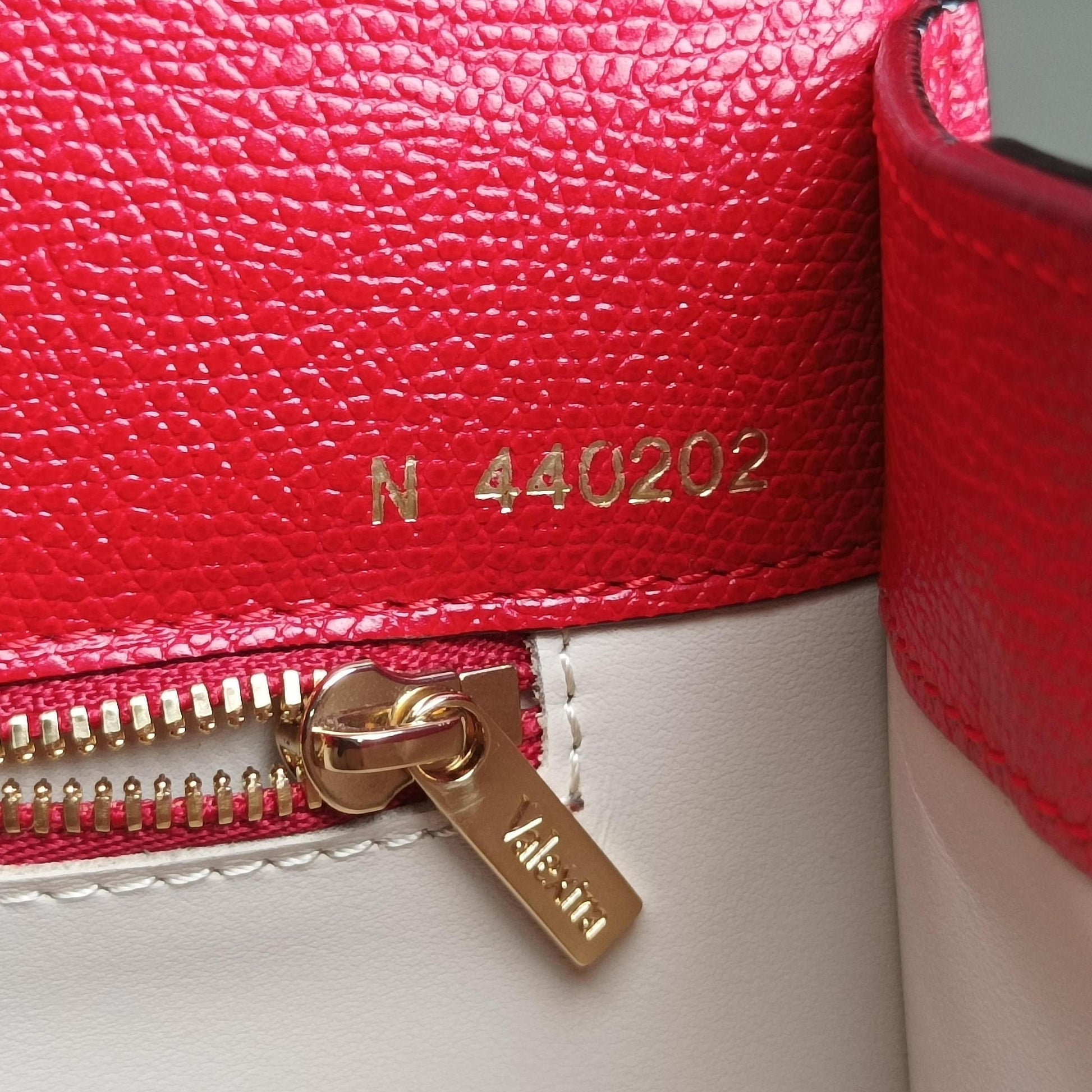 Iside Red Calfskin N 440202イジィデ レッド カーフスキン N 440202