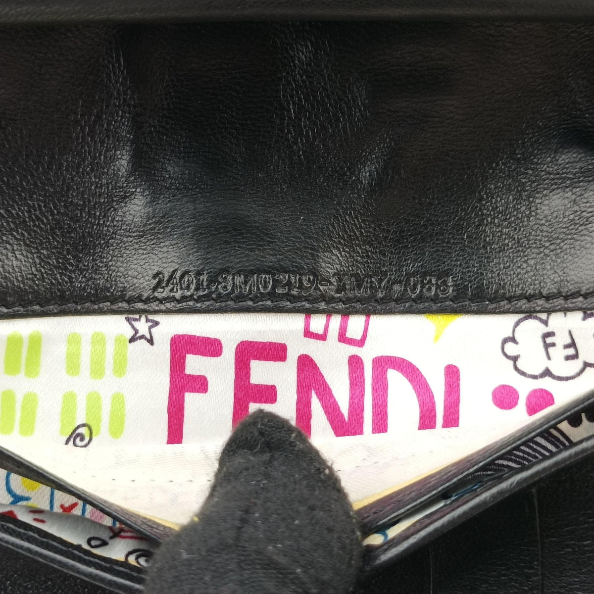 Embossed Logo Black lambskin 8M0219 2401-8M0219-YMY-088エンボス ロゴ ブラック ラムスキン 8M0219 2401-8M0219-YMY-088