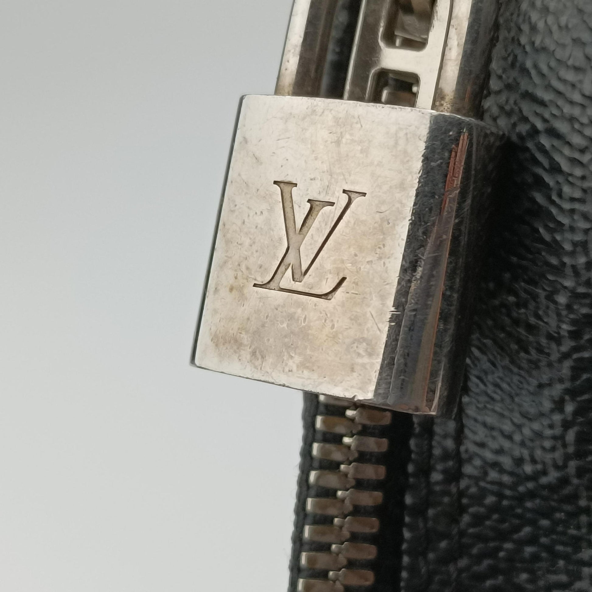 Porte Documents Voyage Noir Damier Graphite N41125 BA2152ポルト ドキュマン ヴォワヤージュ ノワール ダミエグラフィット N41125 BA2152