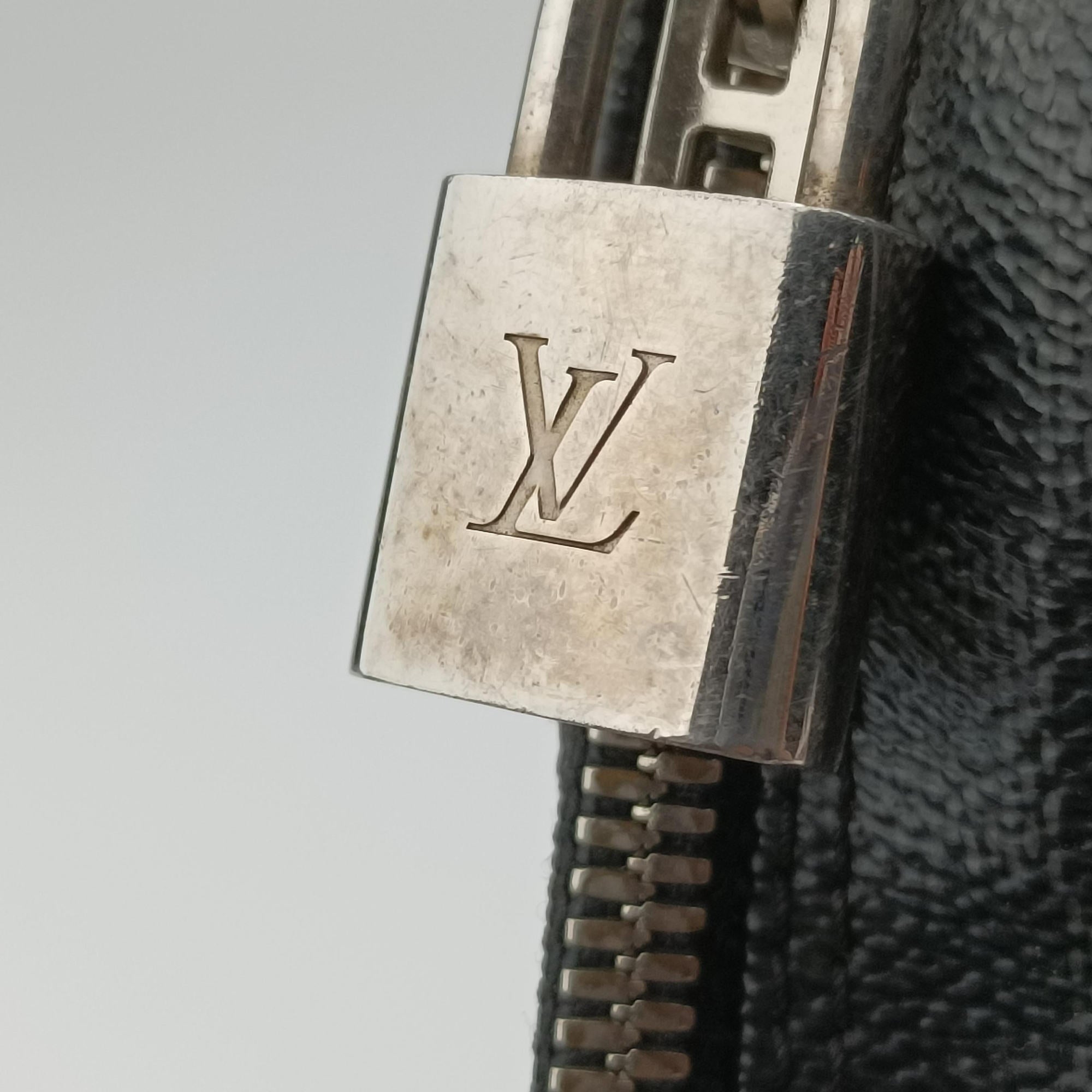 Porte Documents Voyage Noir Damier Graphite N41125 BA2152ポルト ドキュマン ヴォワヤージュ ノワール ダミエグラフィット N41125 BA2152