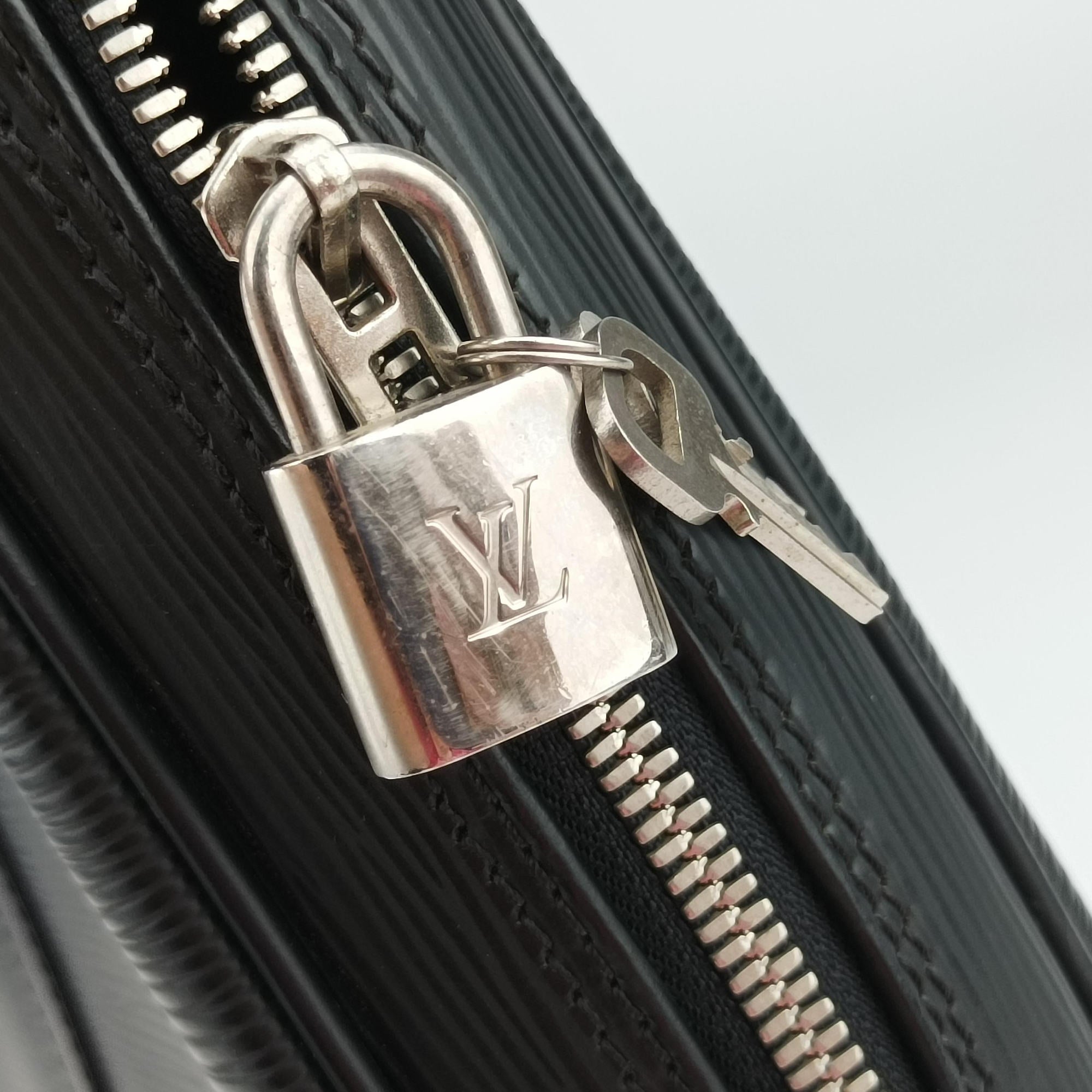 Porto Document Voyage Black Epi M59162 BA0123ポルトドキュメントボヤージュ ブラック エピ M59162 BA0123