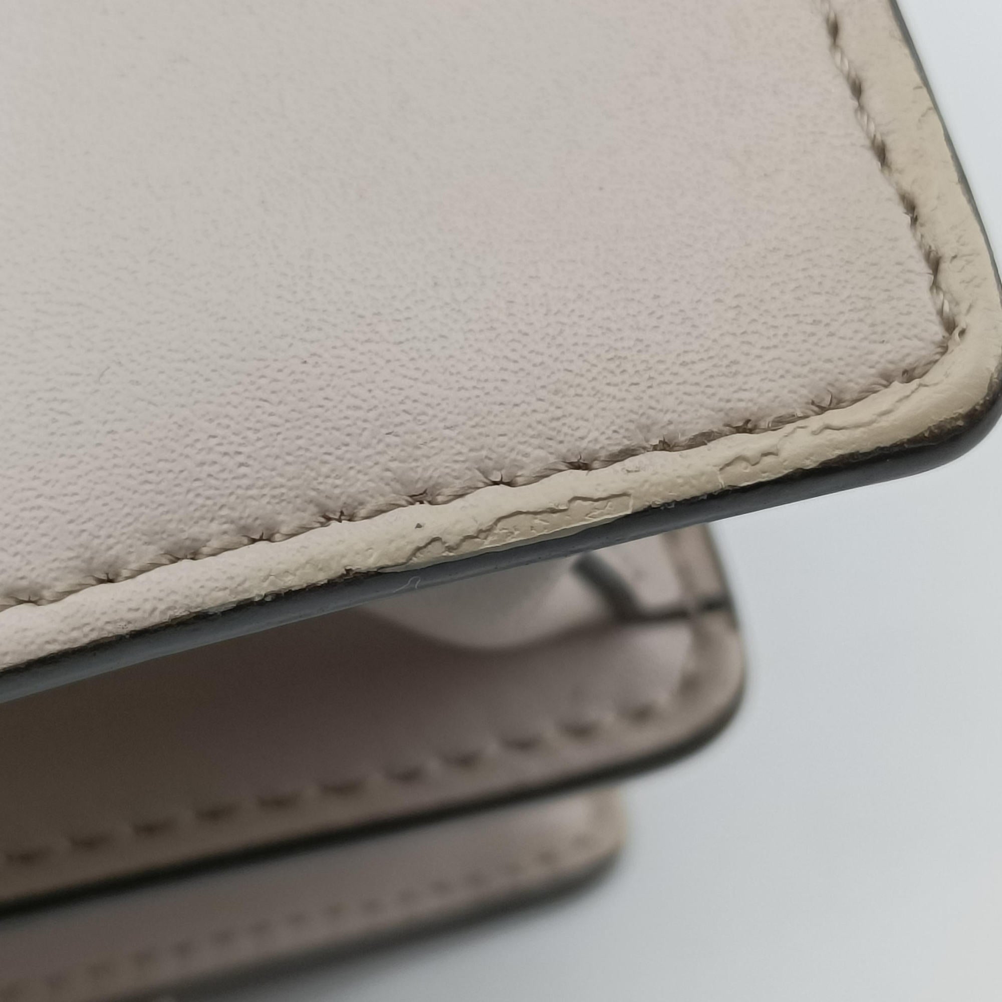 Studded Kan I Beige Leather 8M0381 8M0381-SR0 179-8241スタッズ キャナイ ベージュ レザー 8M0381 8M0381-SR0 179-8241