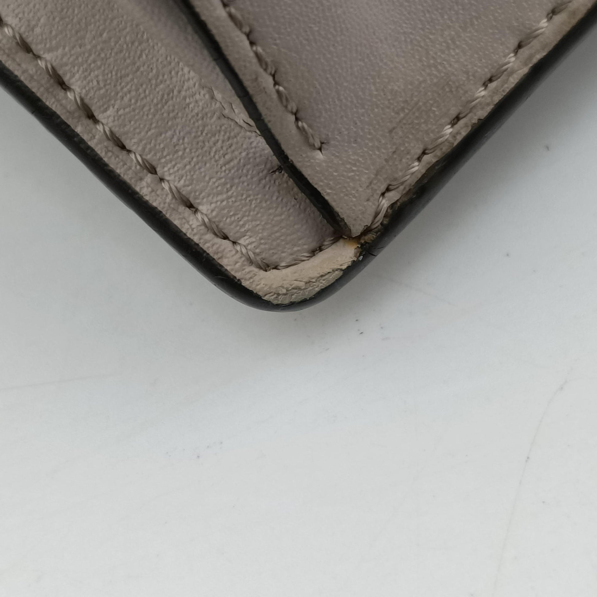 Studded Kan I Beige Leather 8M0381 8M0381-SR0 179-8241スタッズ キャナイ ベージュ レザー 8M0381 8M0381-SR0 179-8241