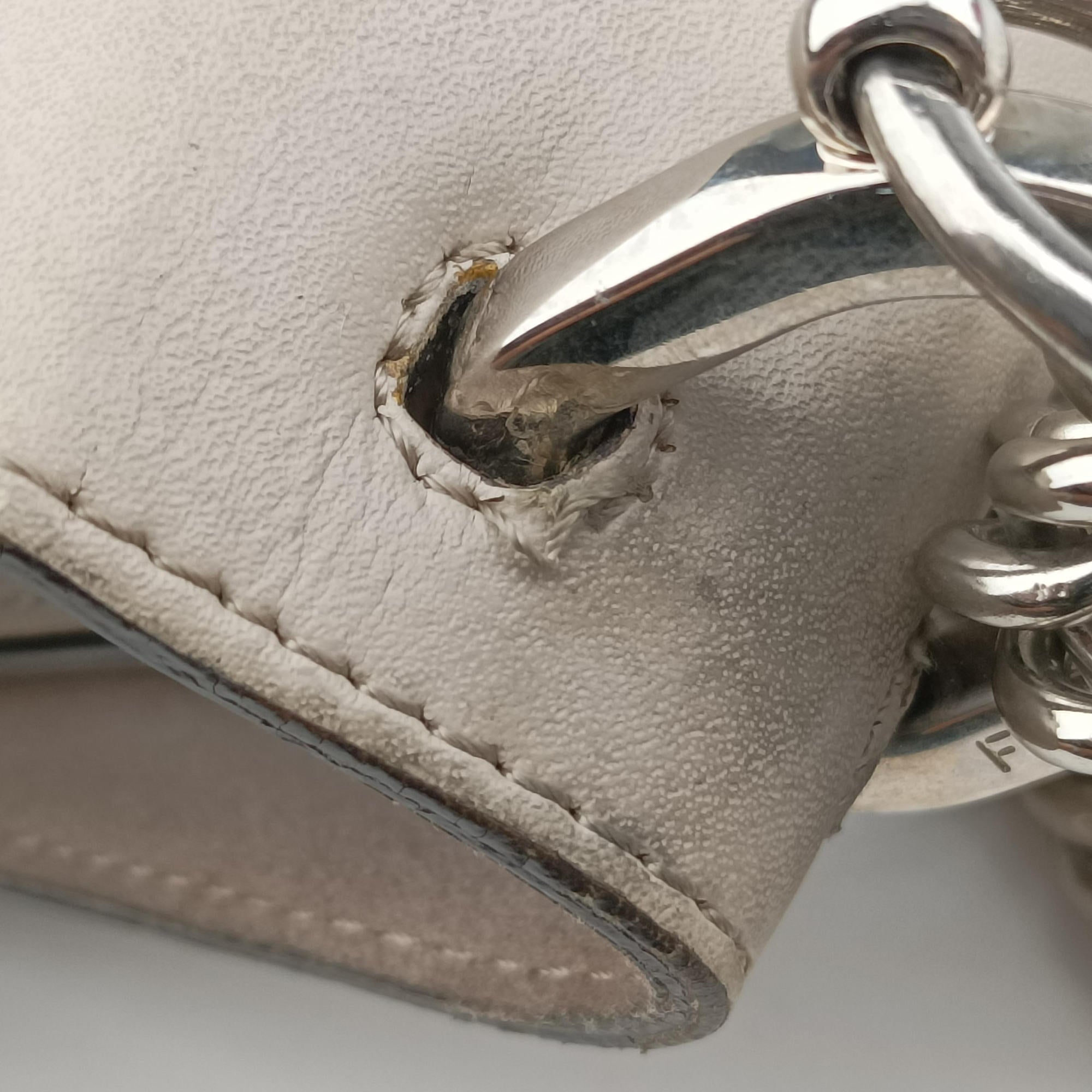 Studded Kan I Beige Leather 8M0381 8M0381-SR0 179-8241スタッズ キャナイ ベージュ レザー 8M0381 8M0381-SR0 179-8241
