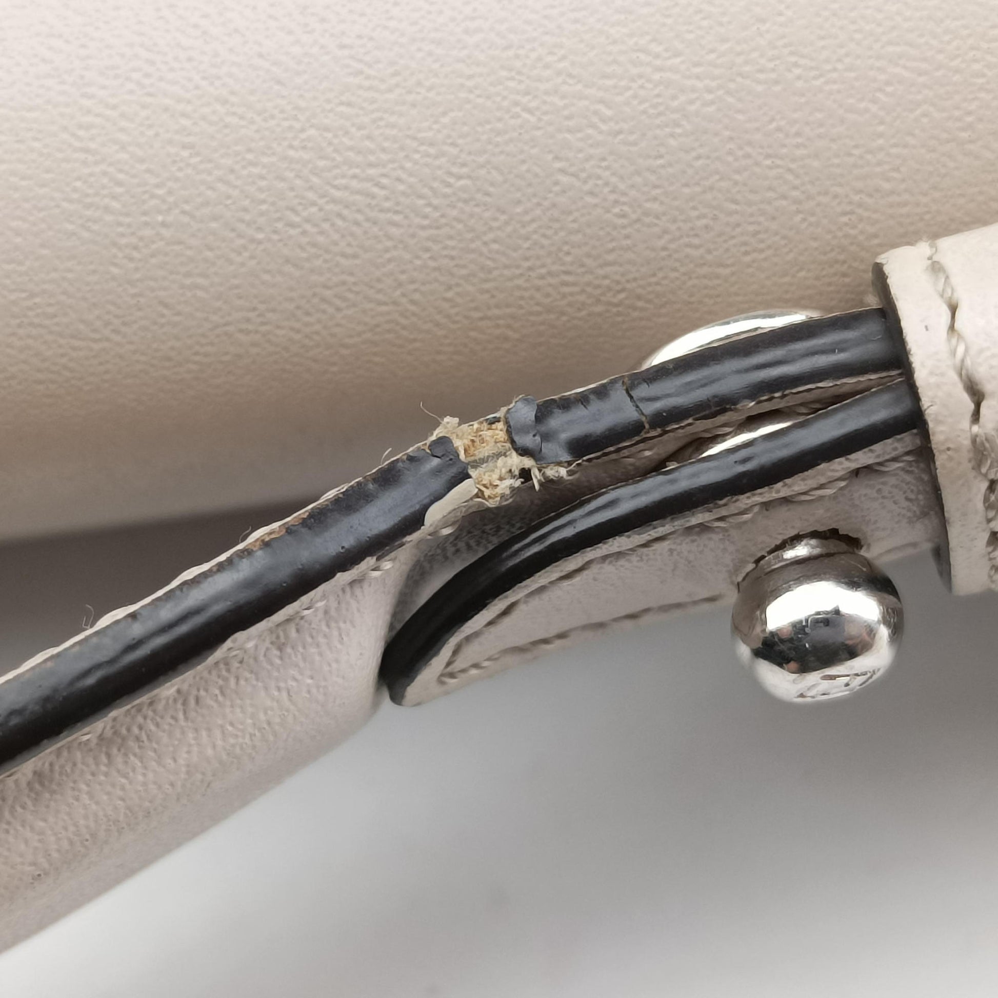 Studded Kan I Beige Leather 8M0381 8M0381-SR0 179-8241スタッズ キャナイ ベージュ レザー 8M0381 8M0381-SR0 179-8241