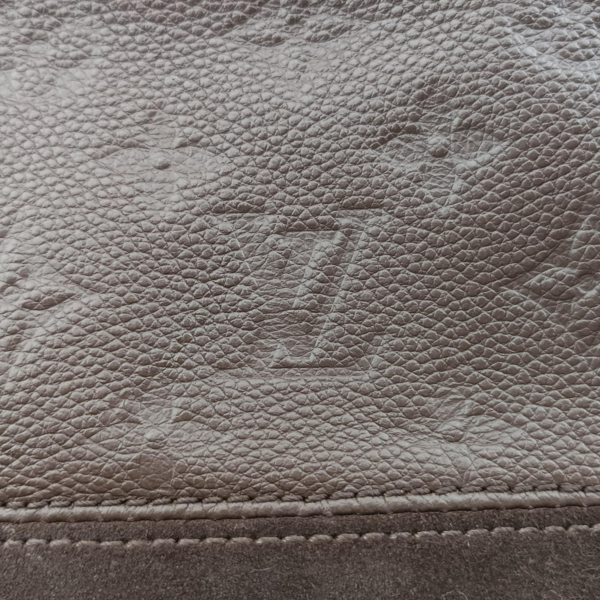 Audacieuse MM Tail Monogram Empreinte M94176 AR2152オダシューズMM テール モノグラム アンプラント M94176 AR2152