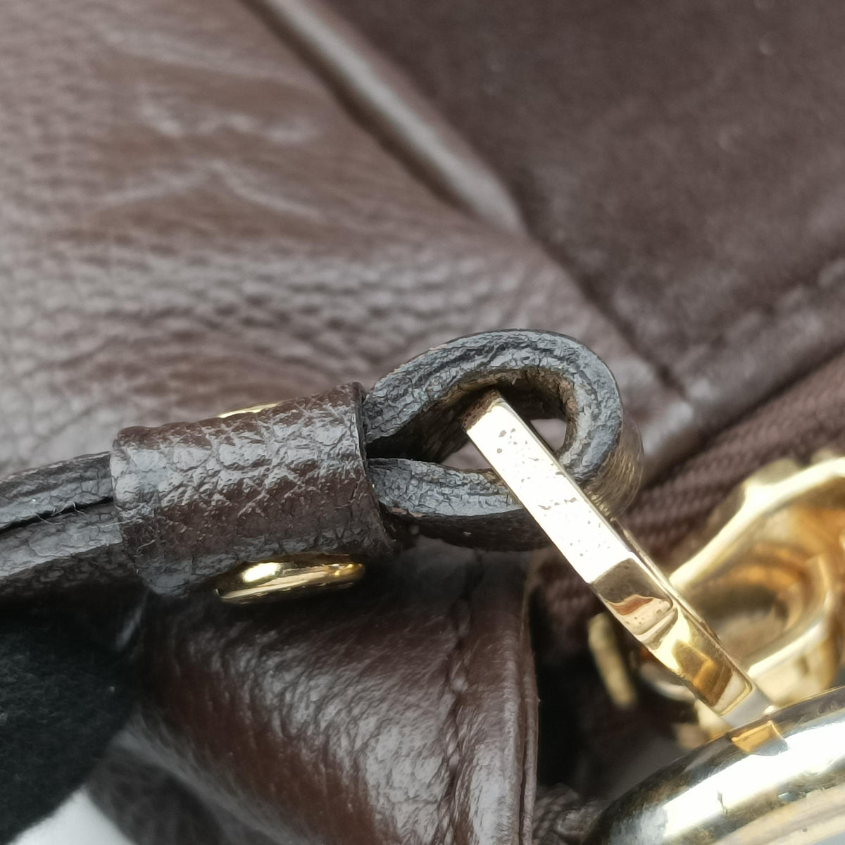 Audacieuse MM Tail Monogram Empreinte M94176 AR2152オダシューズMM テール モノグラム アンプラント M94176 AR2152