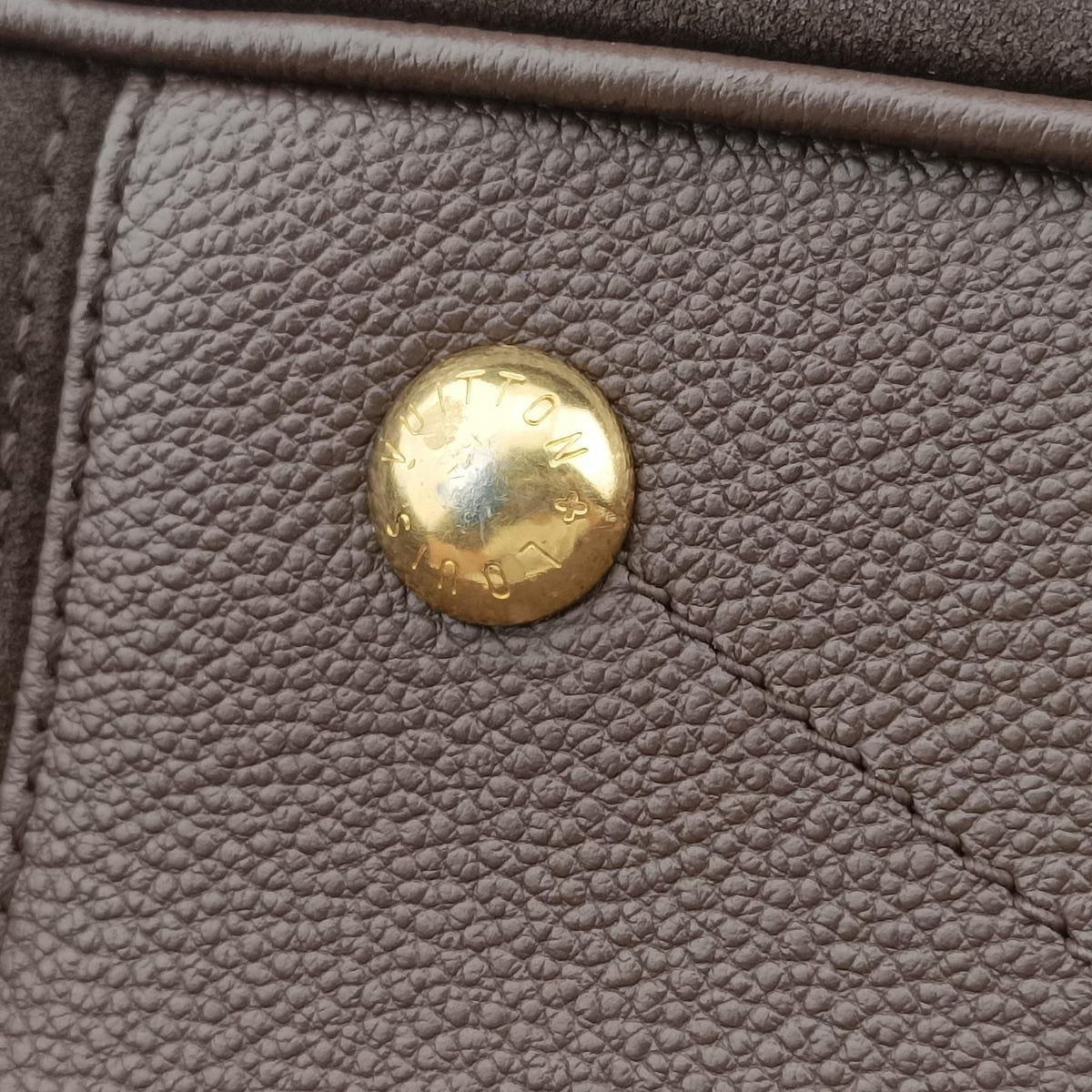 Audacieuse MM Tail Monogram Empreinte M94176 AR2152オダシューズMM テール モノグラム アンプラント M94176 AR2152