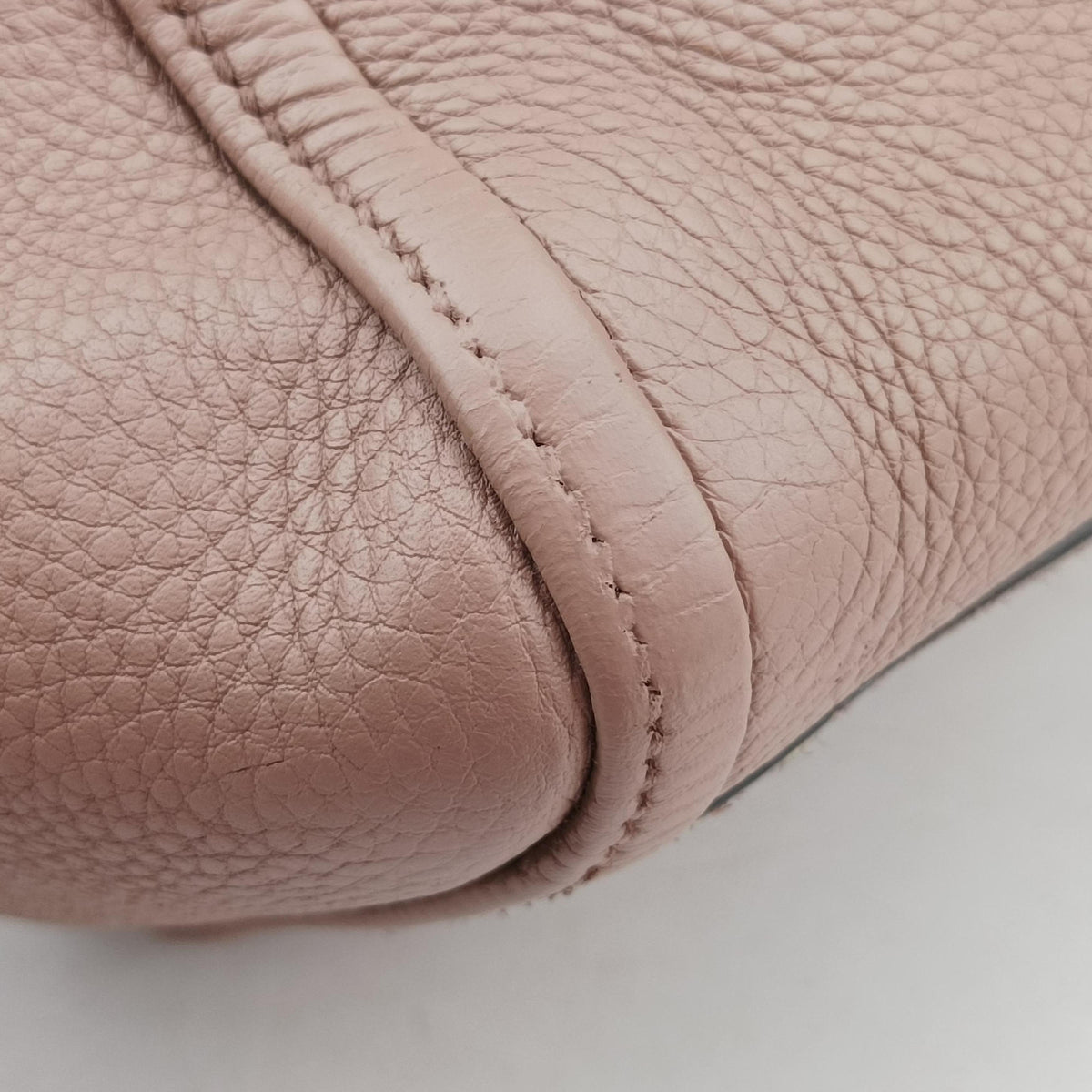 Soho Pink Leather 369176 Lot number unknownソーホー ピンク レザー 369176 製番不明