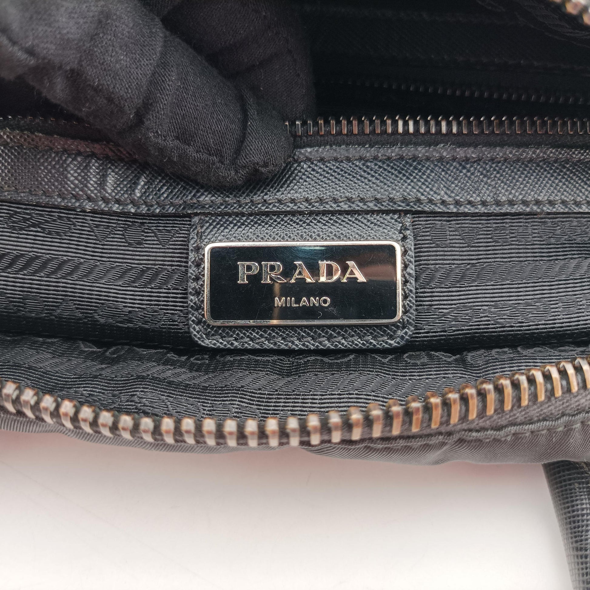 Nylon Briefcase Nero Black Nylon×SAFFIANO Leather VA0983 57ナイロン ブリーフケース ネロ ブラック ナイロン×サフィアーノレザー VA0983 57