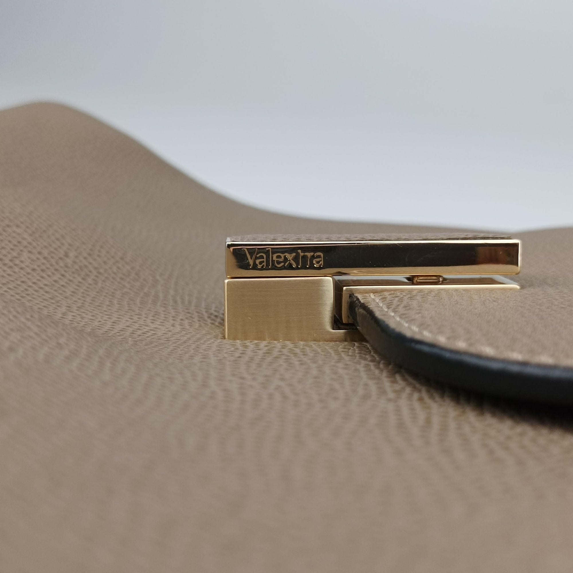 Iside Brown Calfskin N 406541イジィデ ブラウン カーフスキン N 406541