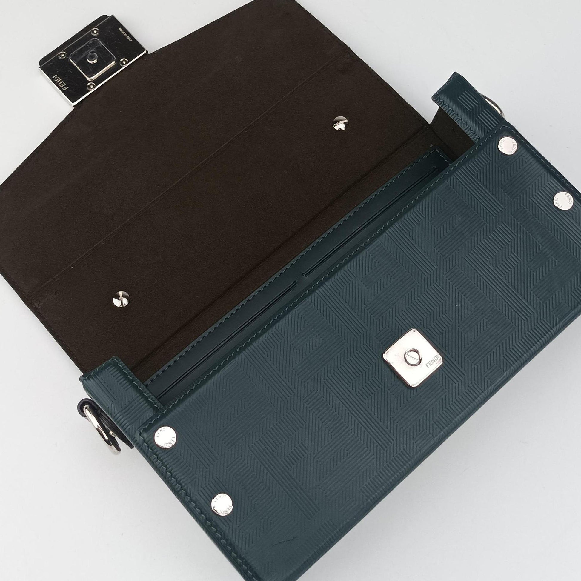 Soft Trunk Green Leather 7VA565 7VA565-AJF4-239-10429ソフトトランク グリーン レザー 7VA565 7VA565-AJF4-239-10429