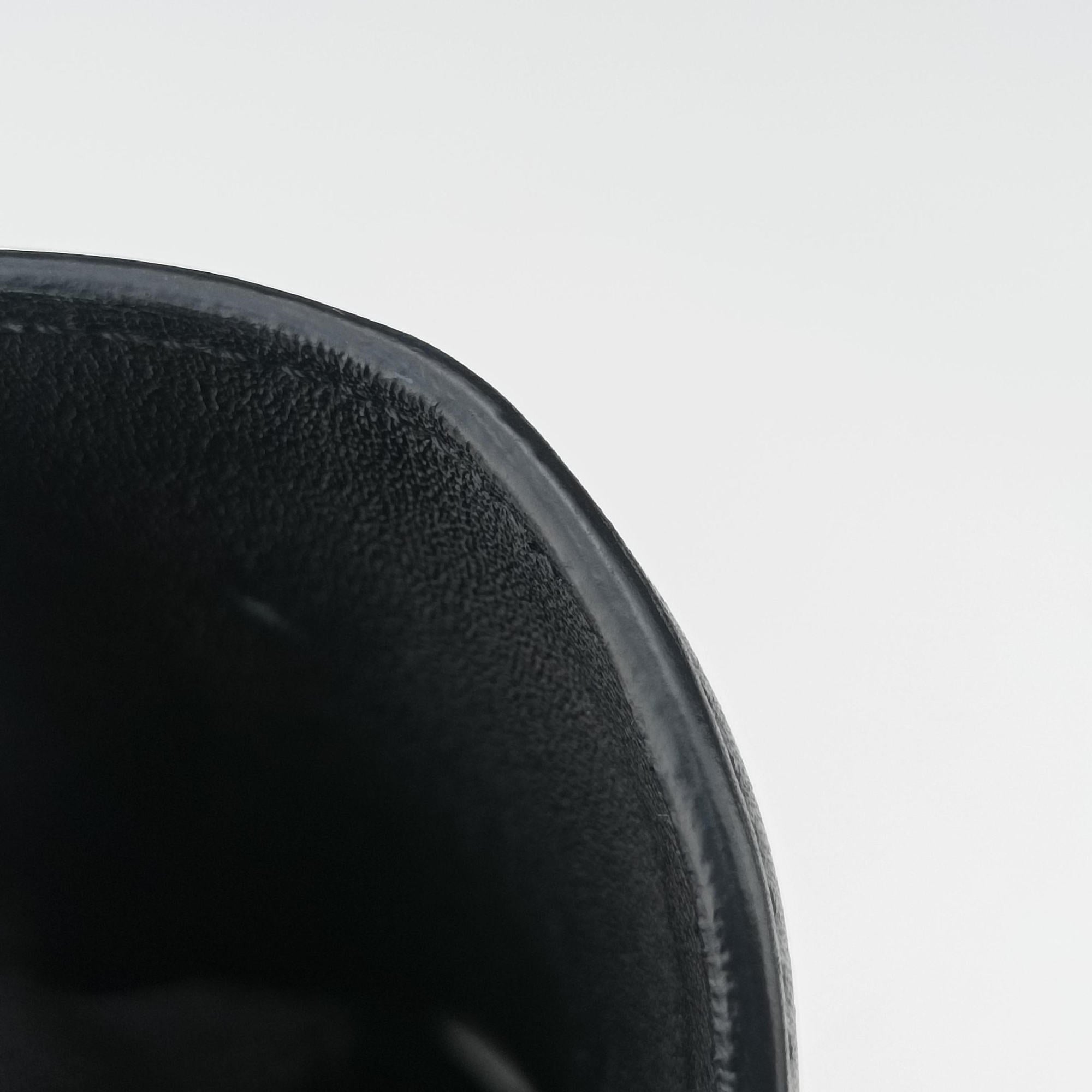 Small Besace 16 Black Leather 188013 スモール ブザス 16セーズ ブラック レザー 188013 