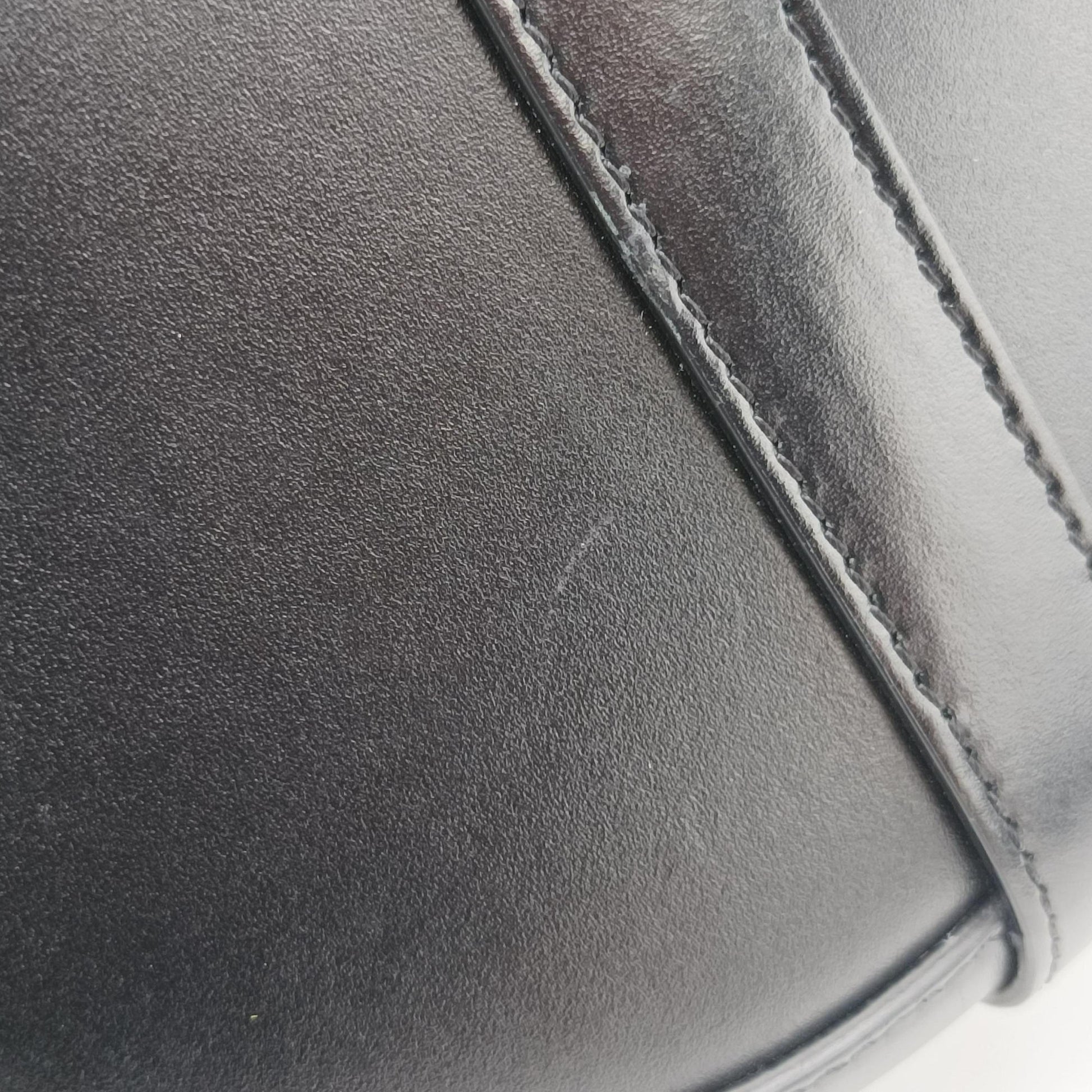 Small Besace 16 Black Leather 188013 スモール ブザス 16セーズ ブラック レザー 188013 
