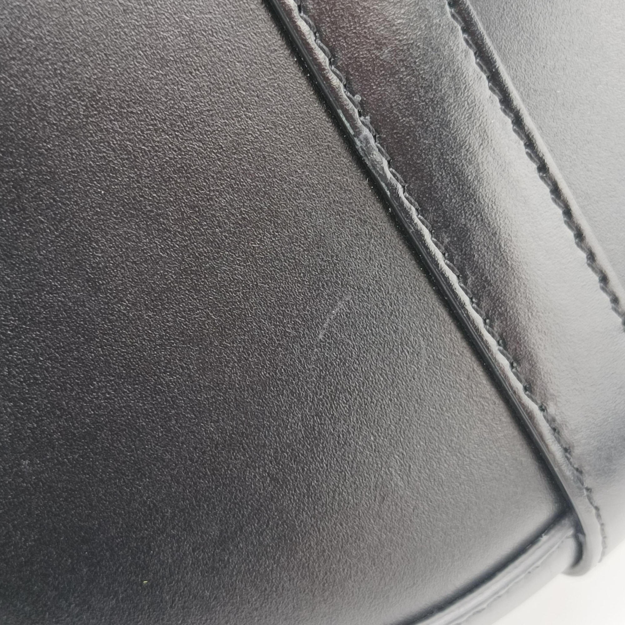 Small Besace 16 Black Leather 188013 スモール ブザス 16セーズ ブラック レザー 188013 