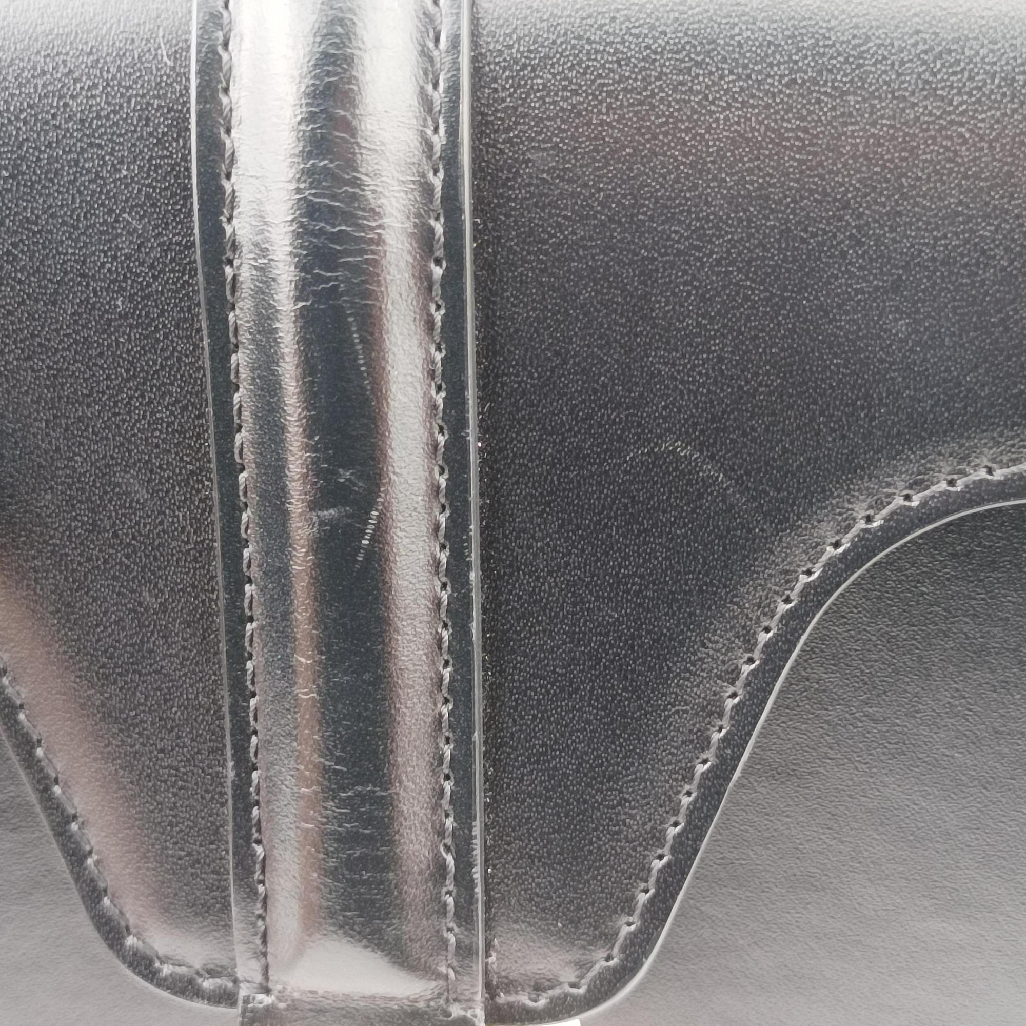 Small Besace 16 Black Leather 188013 スモール ブザス 16セーズ ブラック レザー 188013 