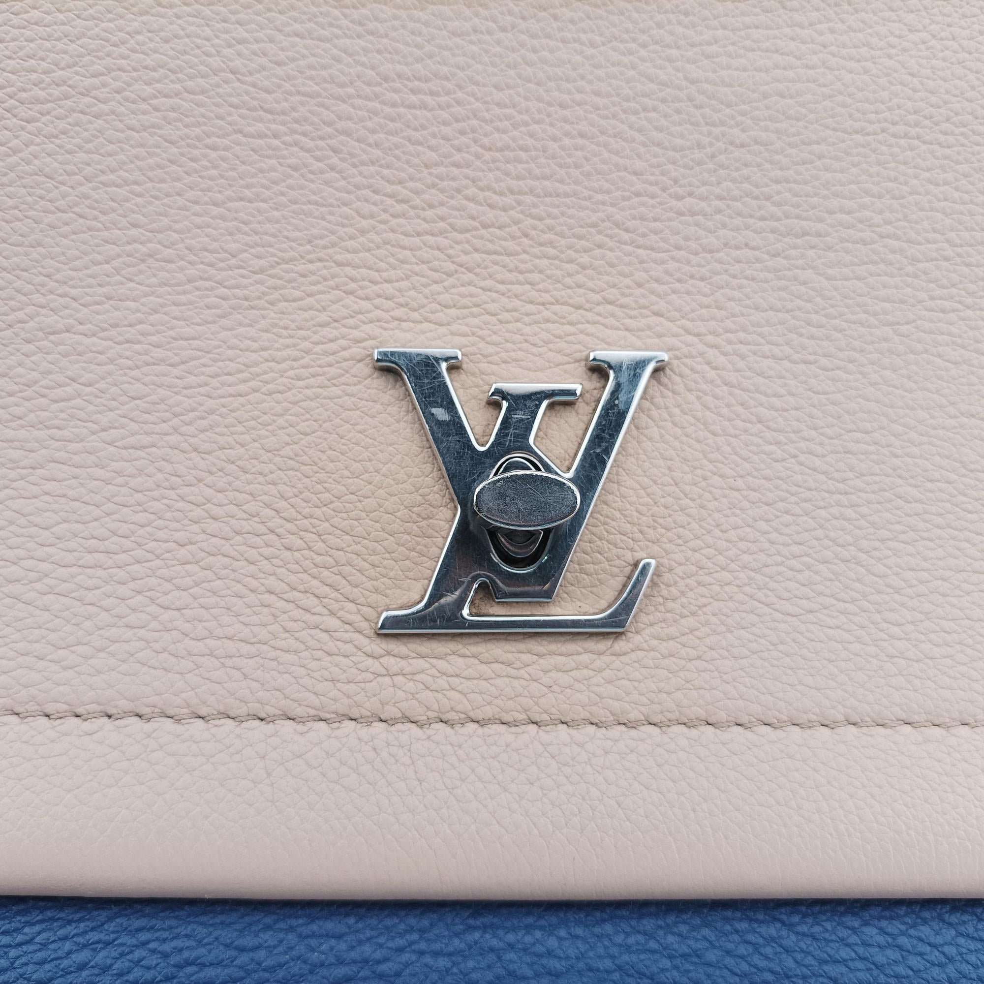 Lockme II Denim Blue × Cream Taurillon leather M41793 FL0186ロックミーII デニムブルー × クリーム トリヨンレザー M41793 FL0186