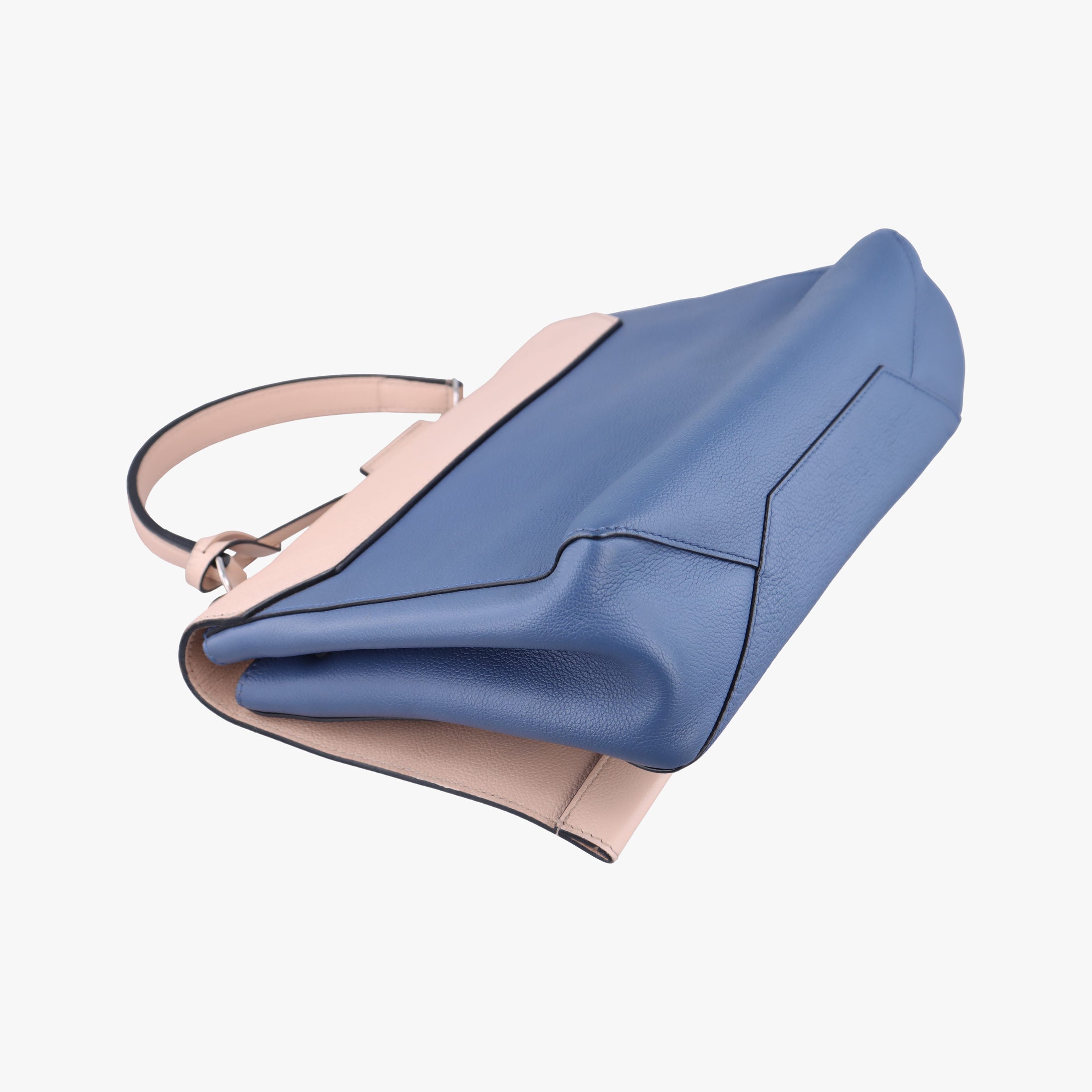 Lockme II Denim Blue × Cream Taurillon leather M41793 FL0186ロックミーII デニムブルー × クリーム トリヨンレザー M41793 FL0186