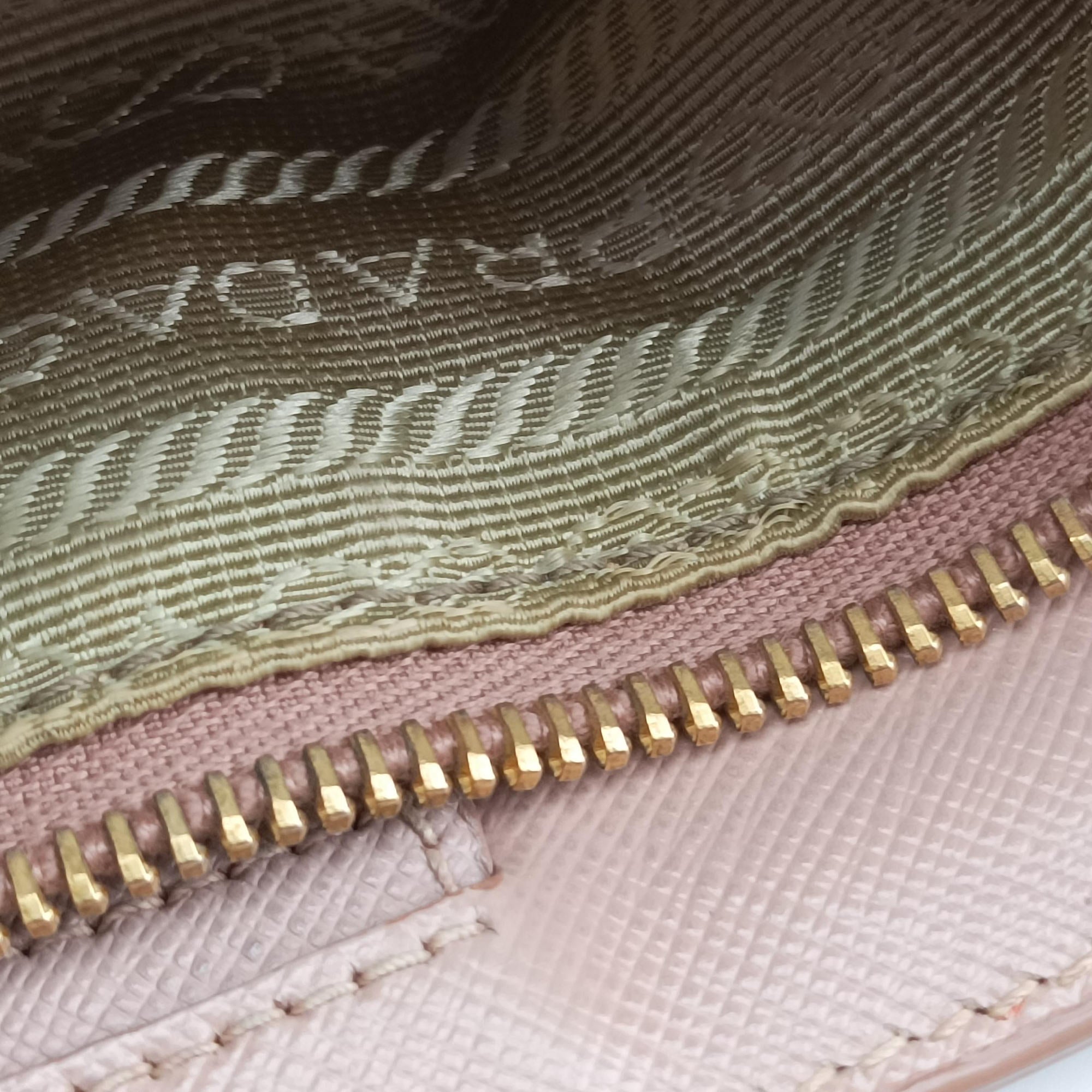 Galleria Pink SAFFIANO Leather BN1786 31/H 173ガレリア ピンク サフィアーノレザー BN1786 31/H 173