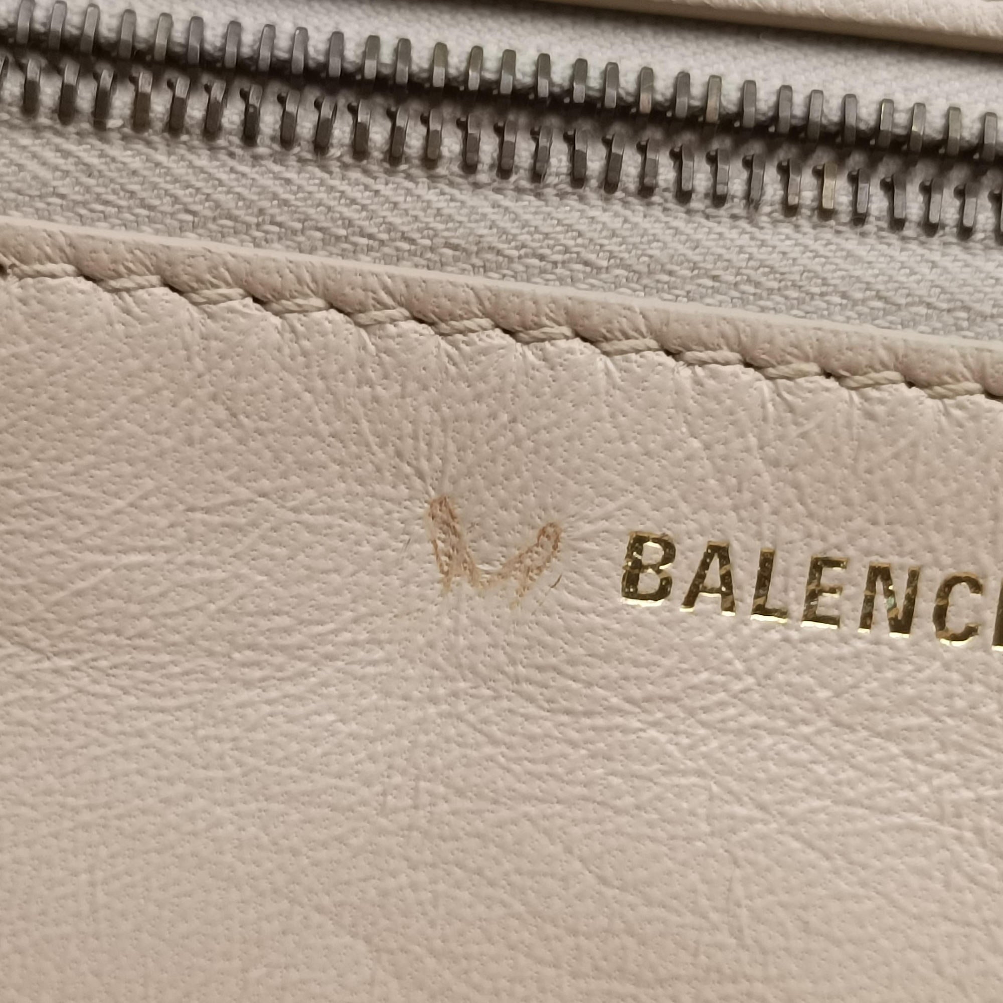 PAPIER A6 Beige Mouton 410288.2780.Y.002123ペーパーA6 ベージュ ムートン 410288.2780.Y.002123