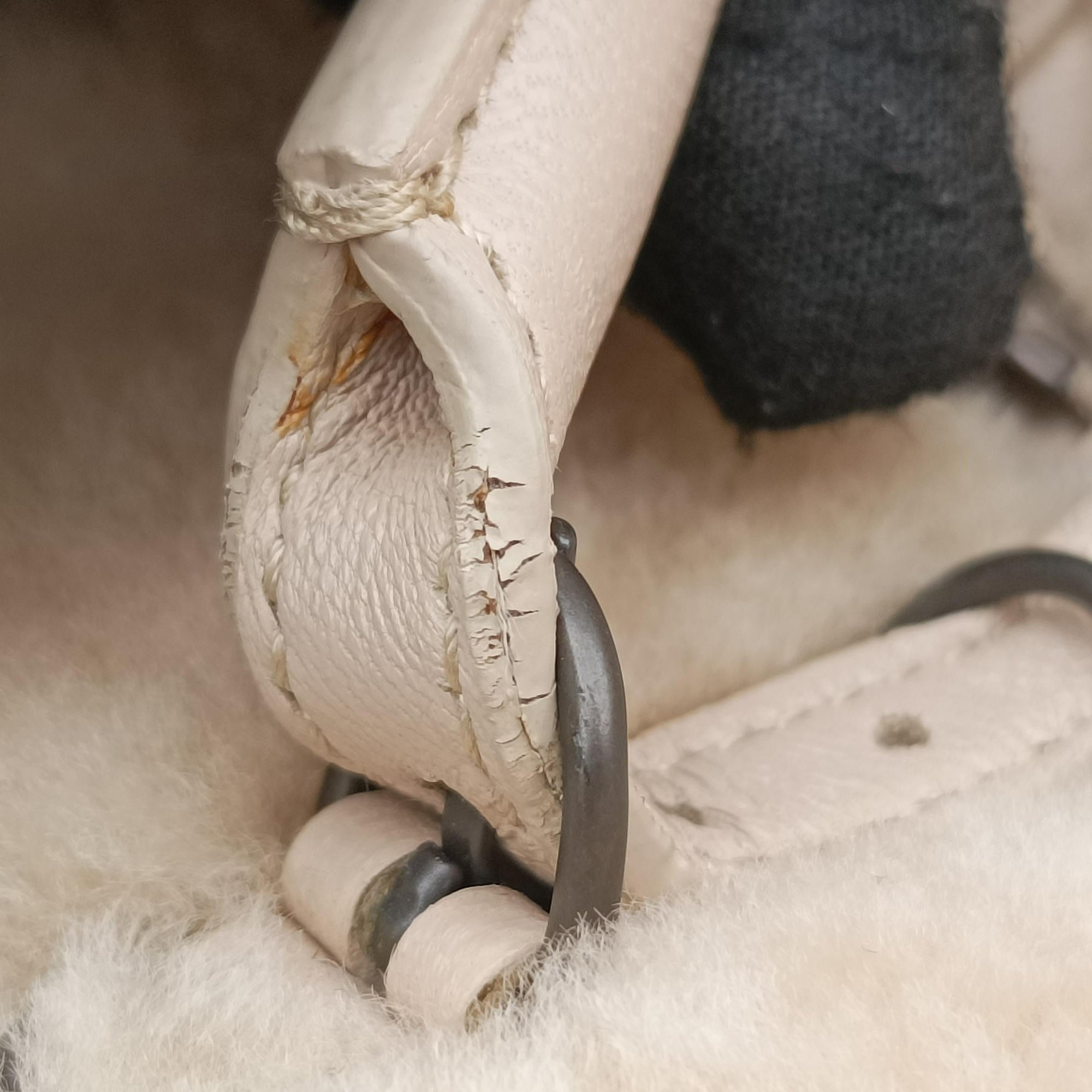 PAPIER A6 Beige Mouton 410288.2780.Y.002123ペーパーA6 ベージュ ムートン 410288.2780.Y.002123